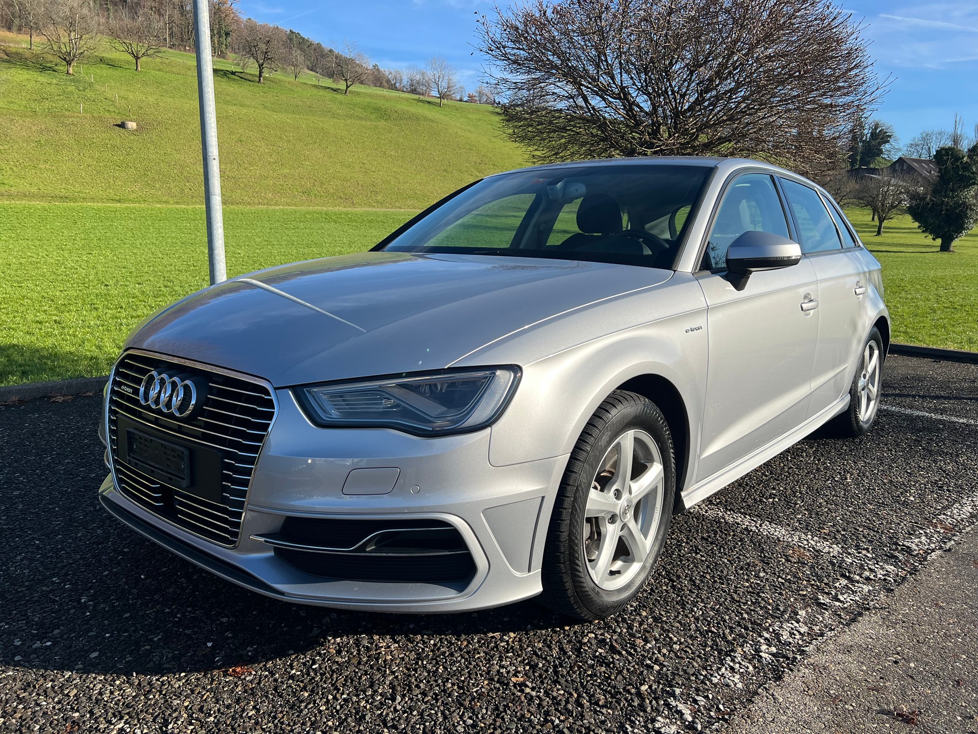 AUDI A3 Sportback 1.4 e-tron Ambition S-tronic-image-0