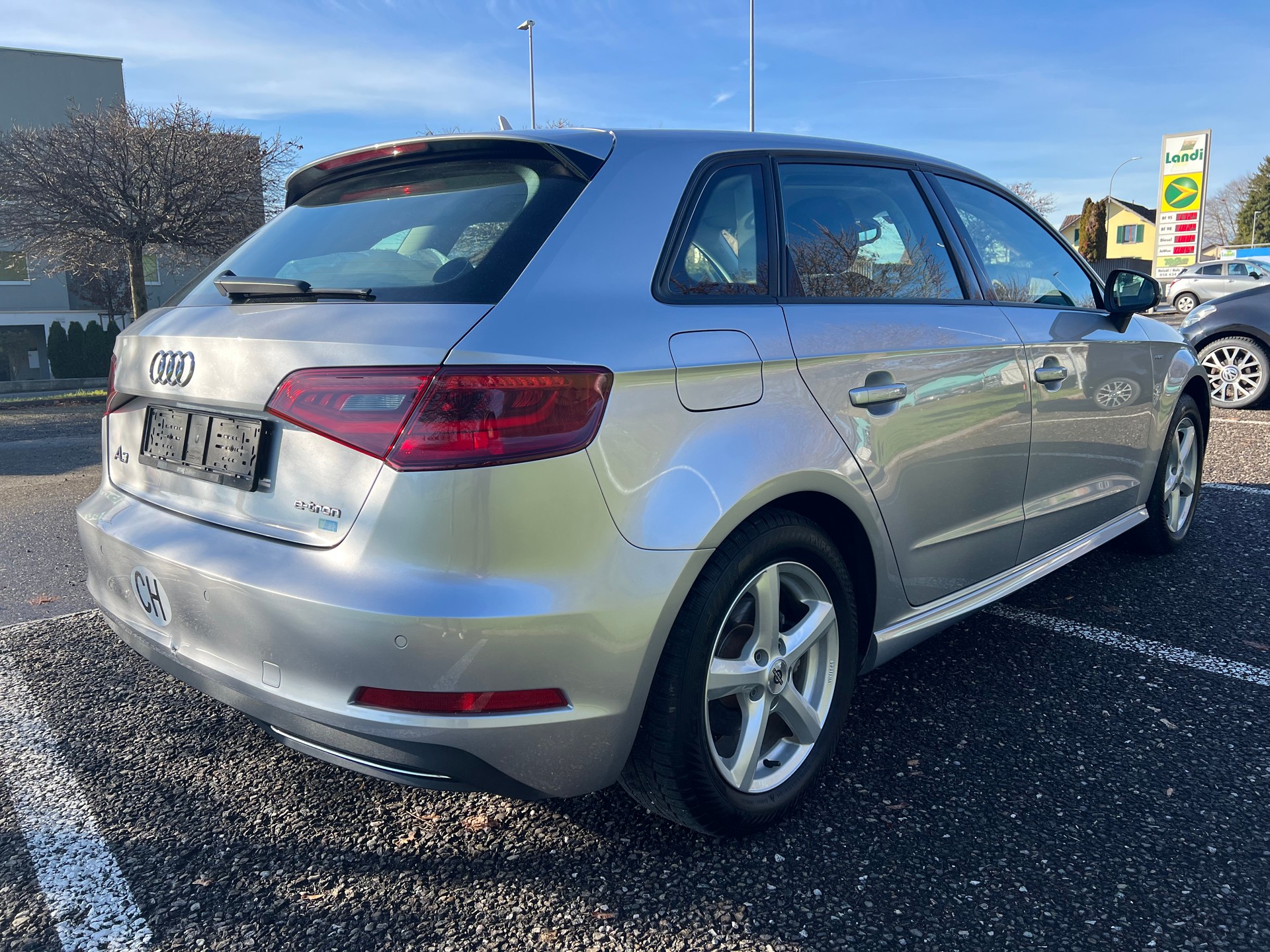 AUDI A3 Sportback 1.4 e-tron Ambition S-tronic-image-4