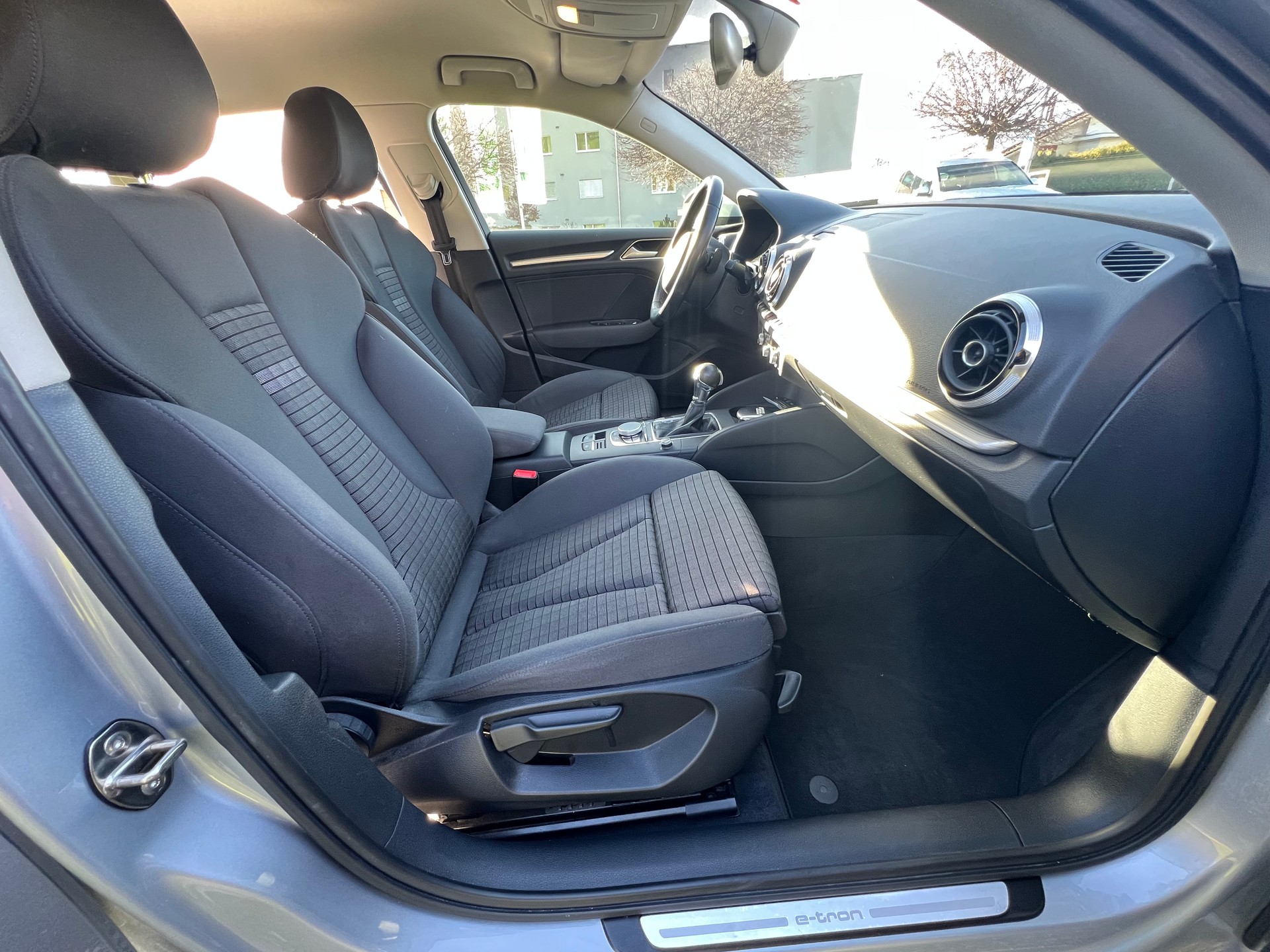 AUDI A3 Sportback 1.4 e-tron Ambition S-tronic-image-11