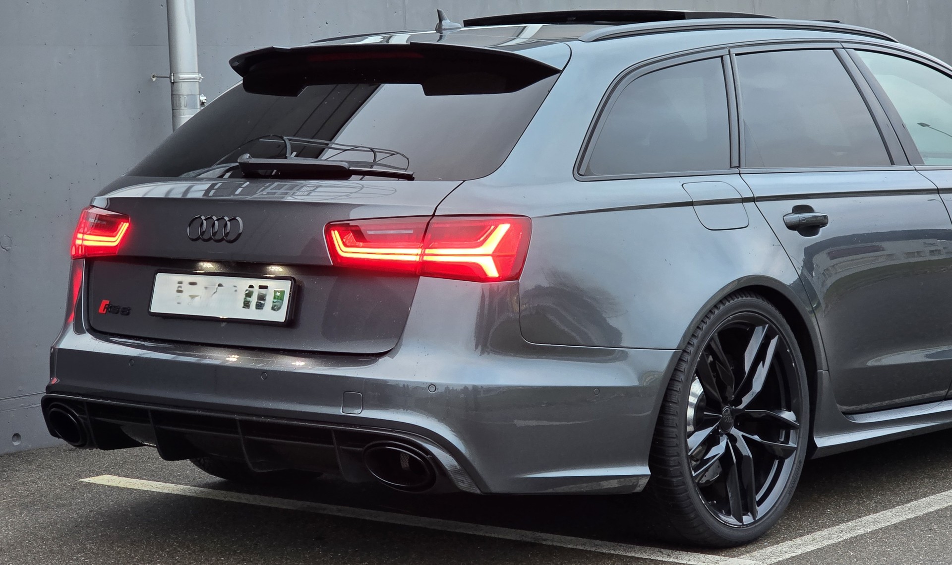 AUDI RS6 Avant 4.0 TFSI V8 quattro Tiptronic-image-5