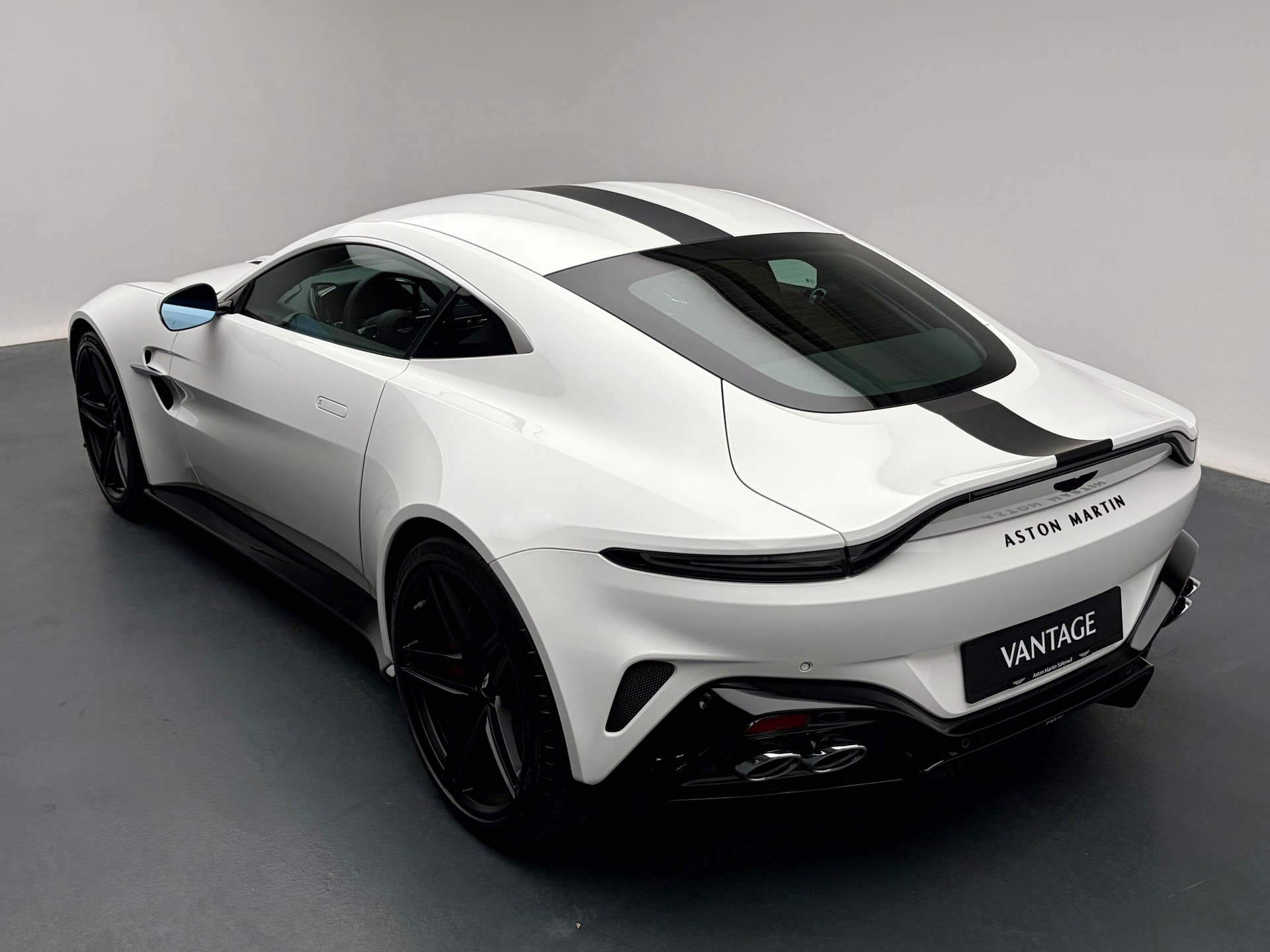 ASTON MARTIN V8 Vantage Coupé 4.0 V8 Bi-Turbo-image-2