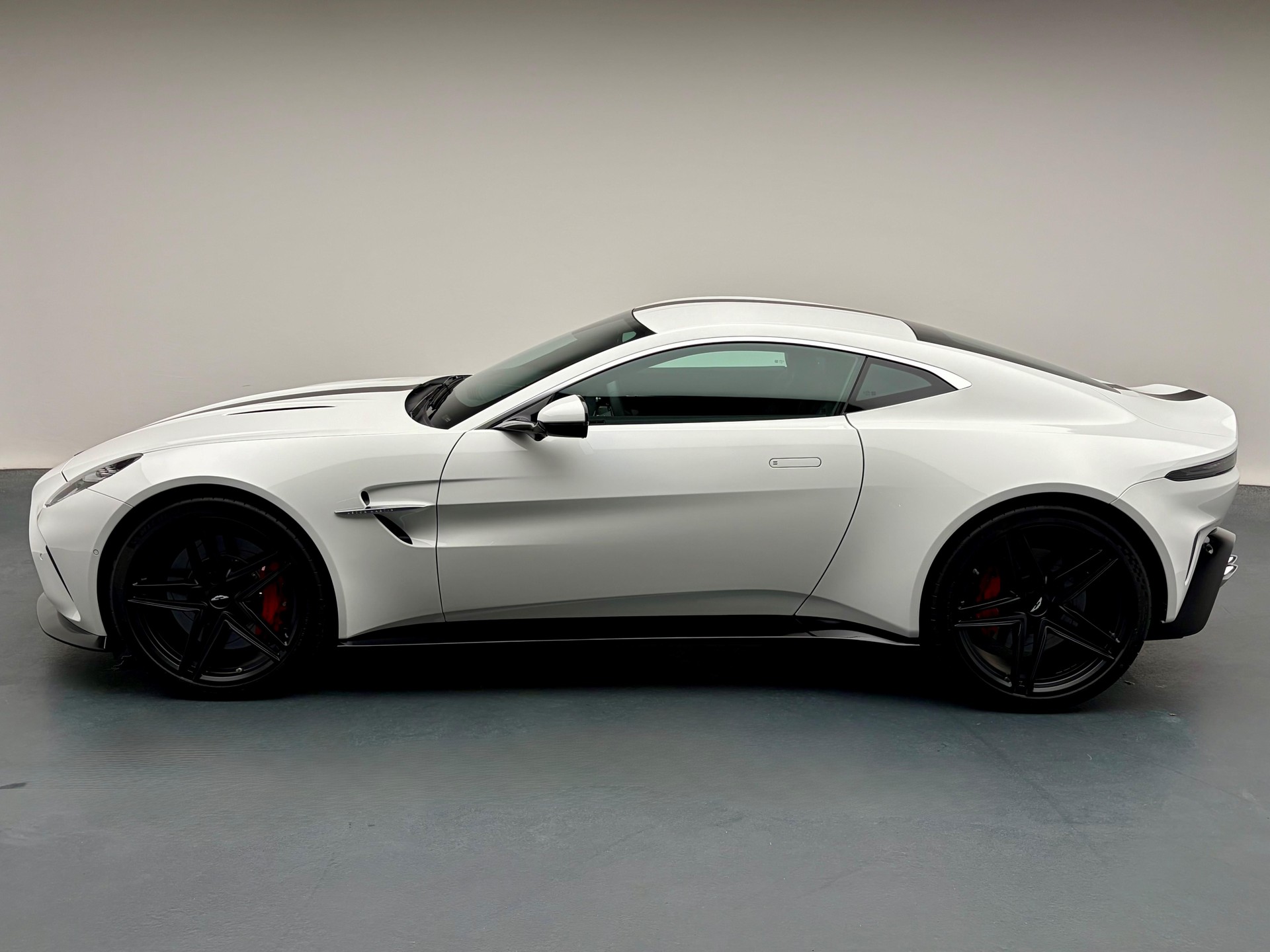 ASTON MARTIN V8 Vantage Coupé 4.0 V8 Bi-Turbo-image-1