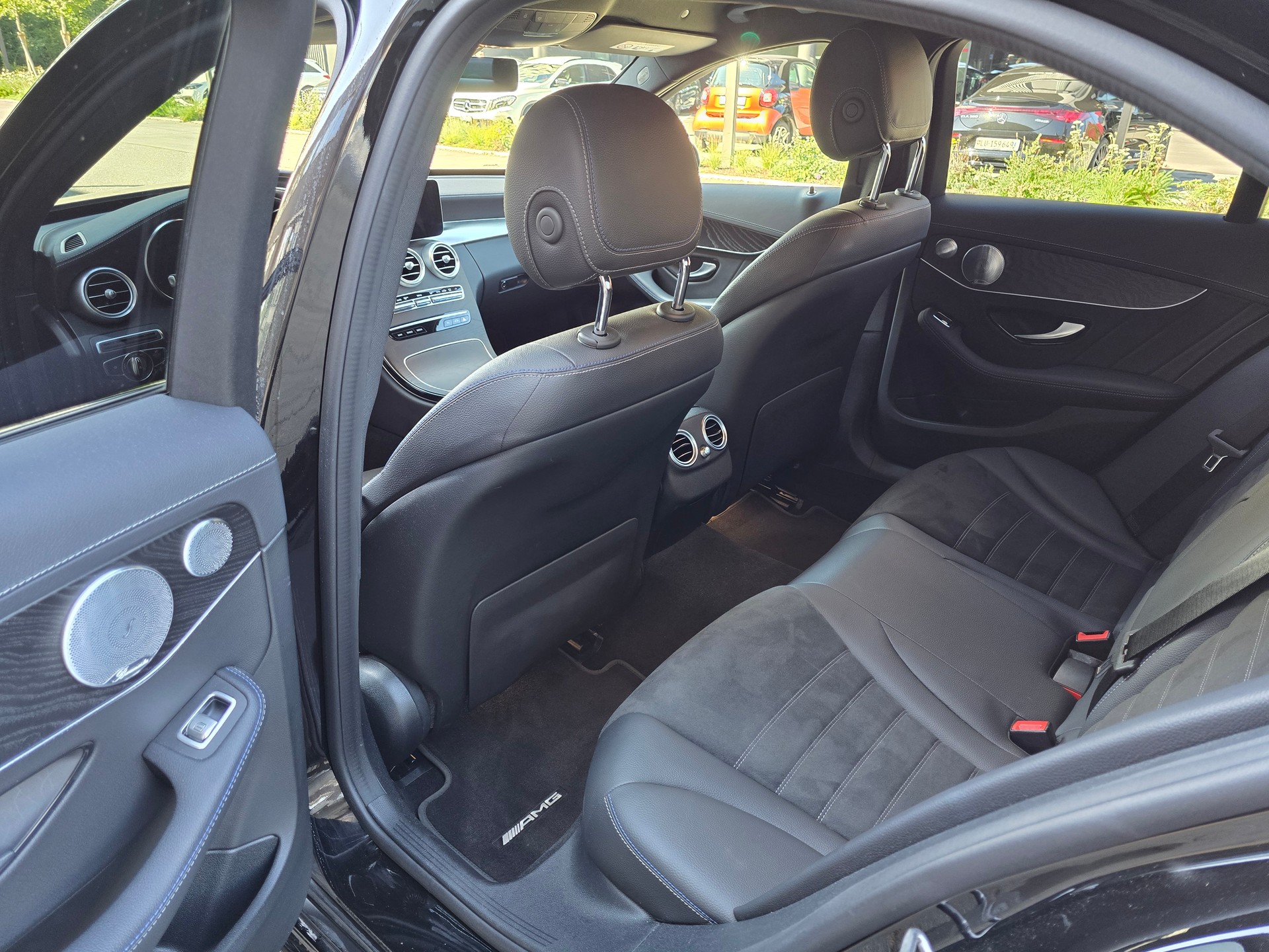 MERCEDES-BENZ C 200 Swiss Star AMG Line 4Matic 9G-Tronic-image-5