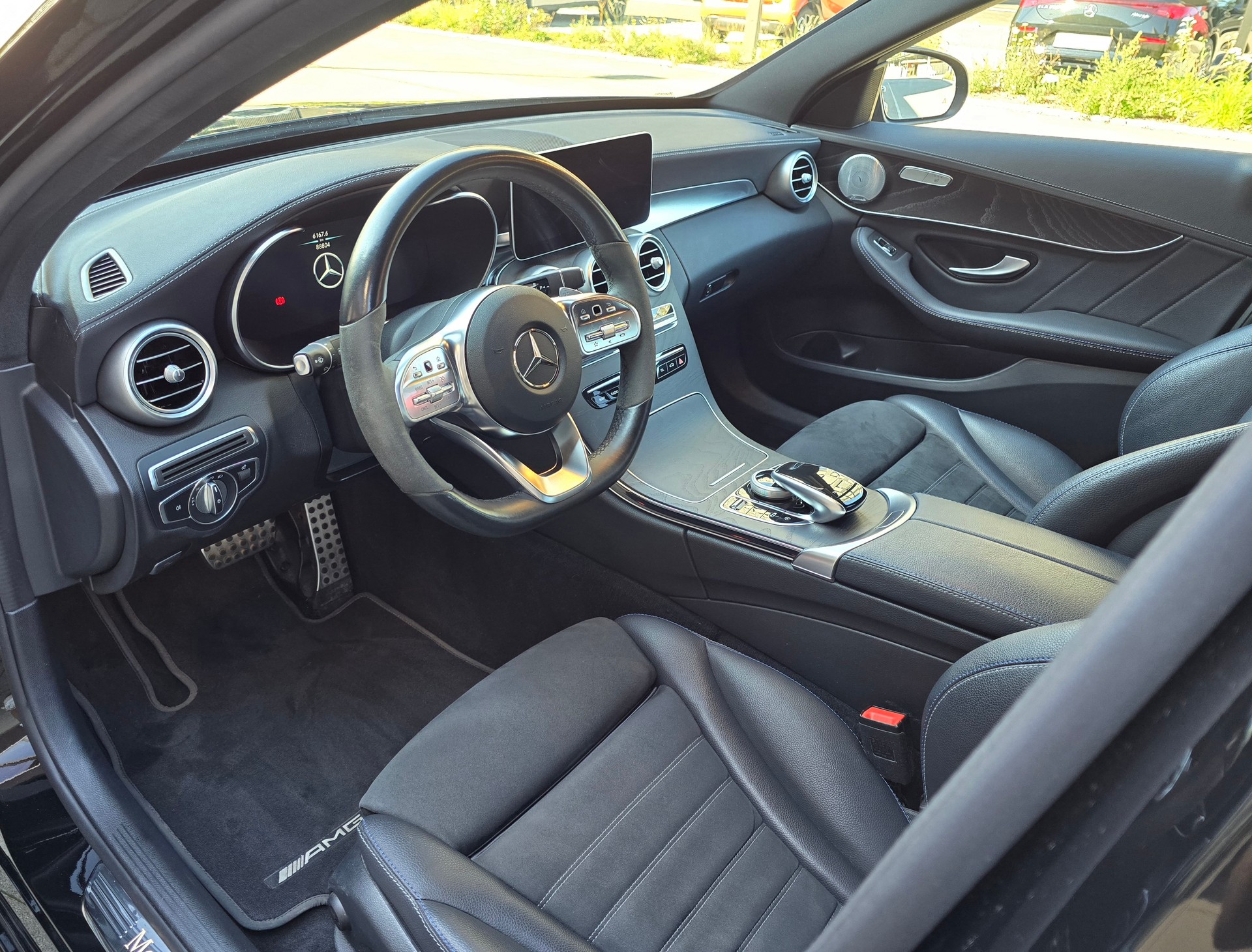 MERCEDES-BENZ C 200 Swiss Star AMG Line 4Matic 9G-Tronic-image-4