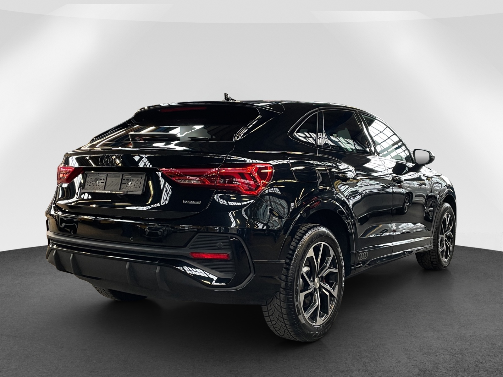AUDI Q3 Sportback 40 TDI S line quattro-image-5