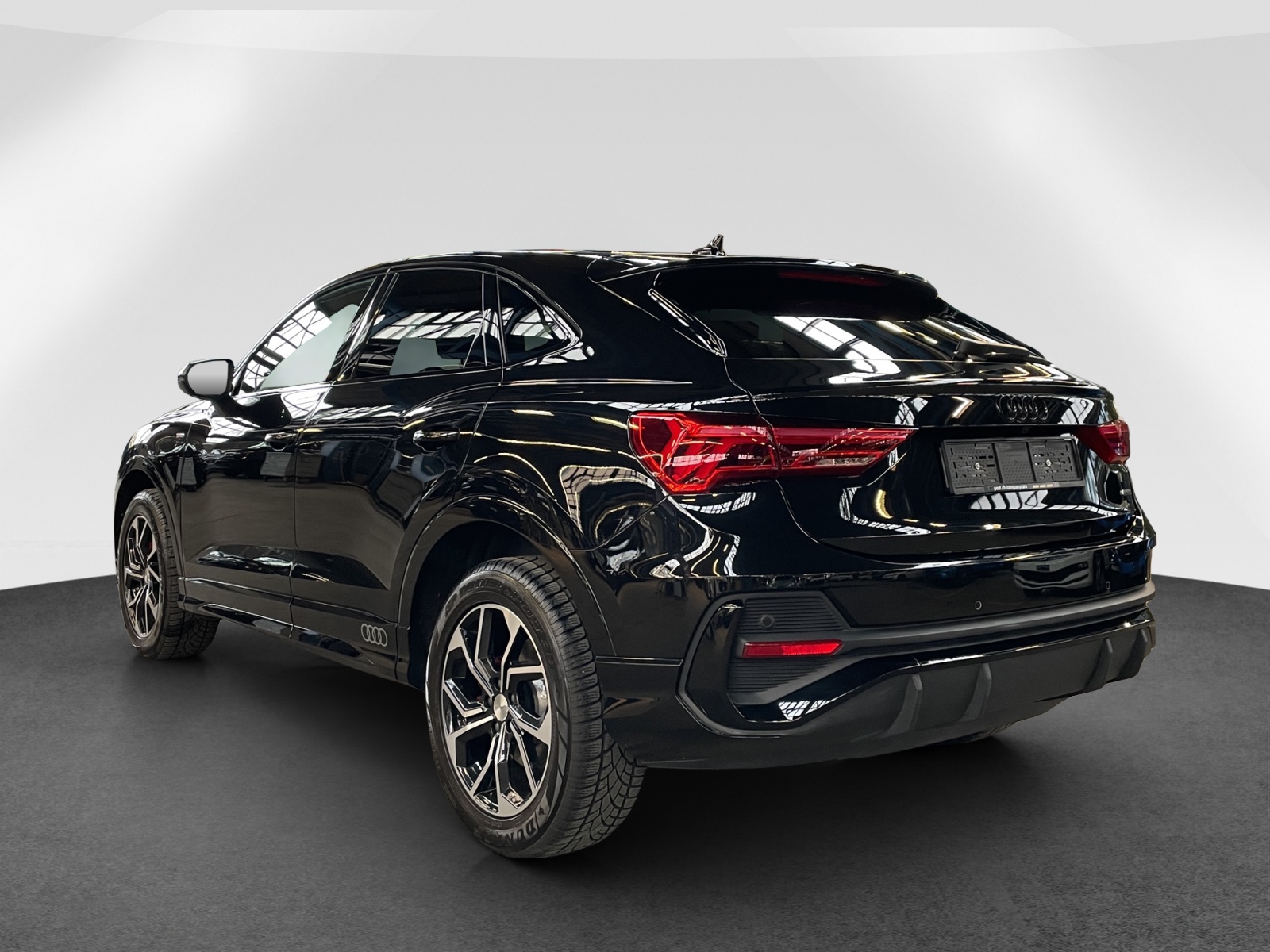 AUDI Q3 Sportback 40 TDI S line quattro-showroom-element-3
