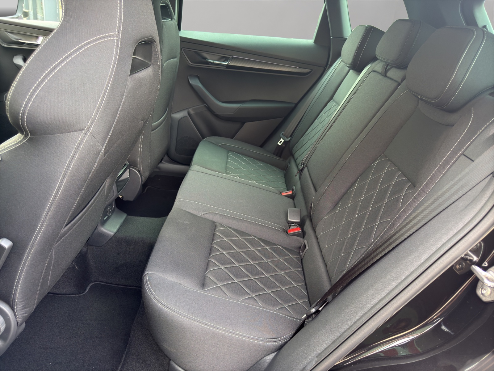 SKODA Karoq 1.5 TSI SportLine DSG-image-15
