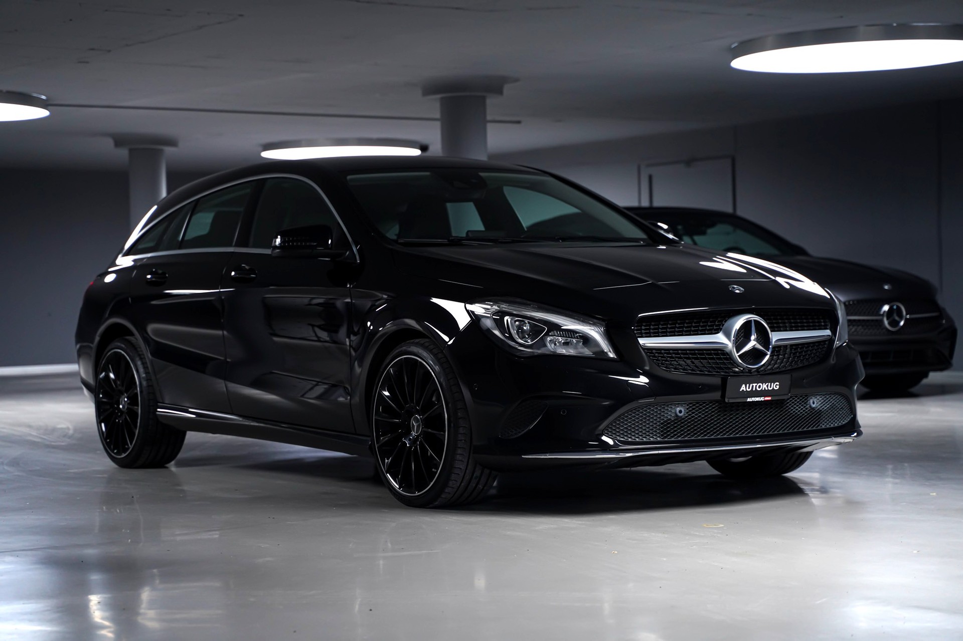 MERCEDES-BENZ CLA Shooting Brake 220 d Urban 4Matic 7G-DCT-showroom-element-2