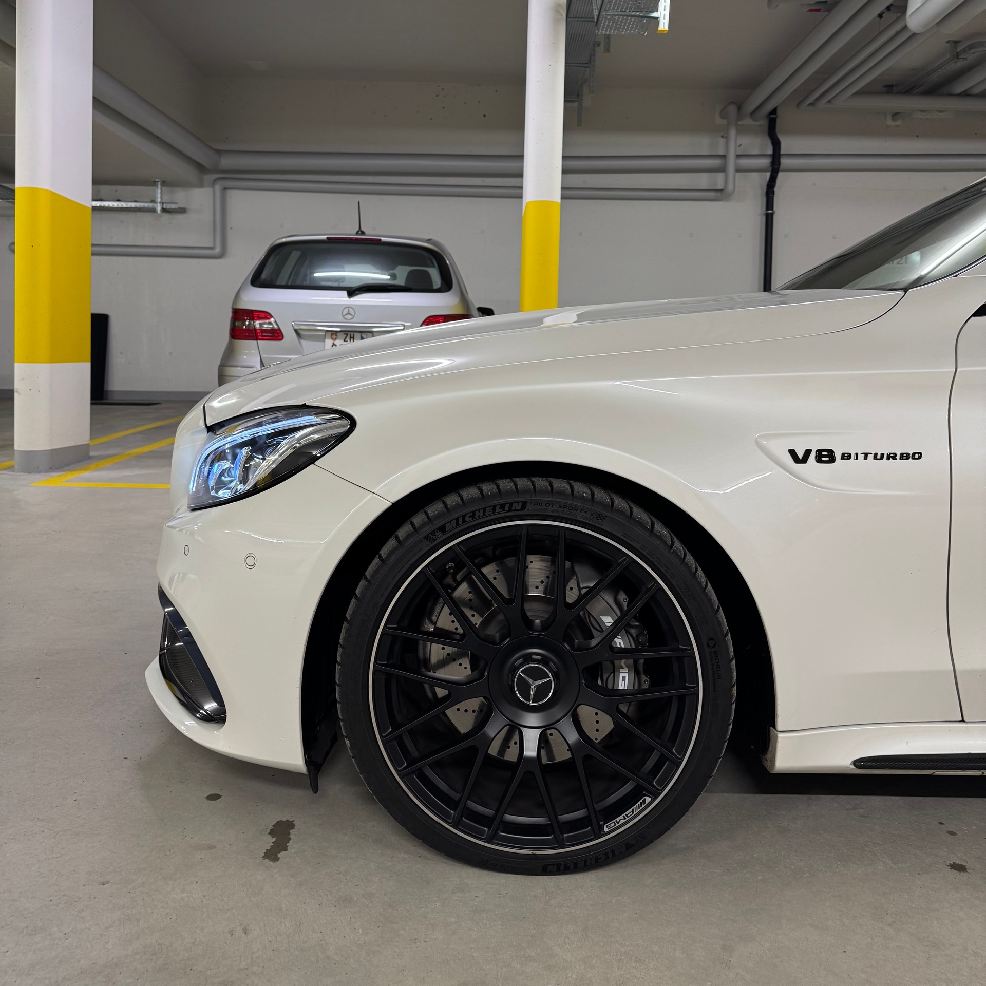 MERCEDES-BENZ C 63 Cabriolet AMG Speedshift-image-6