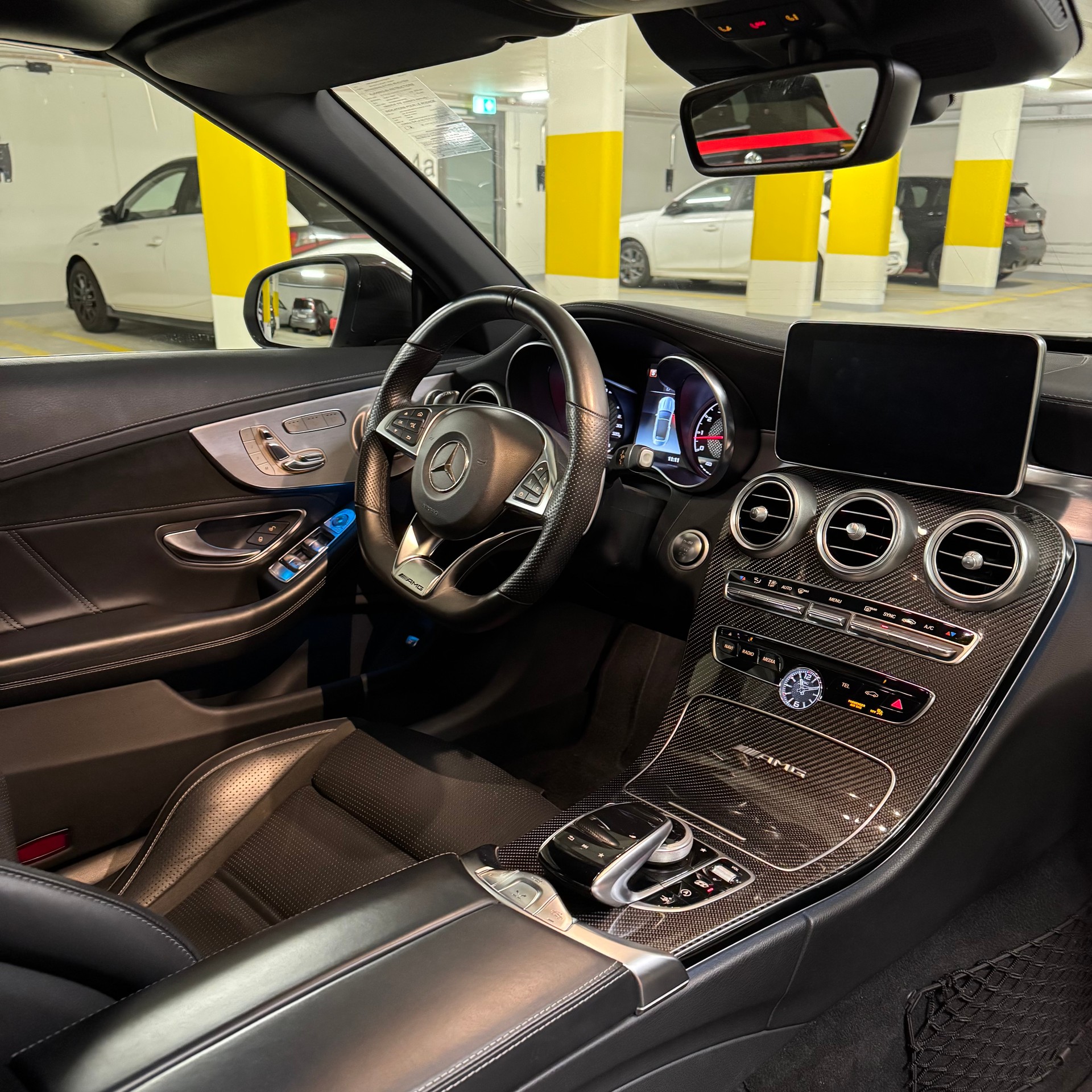 MERCEDES-BENZ C 63 Cabriolet AMG Speedshift-image-16