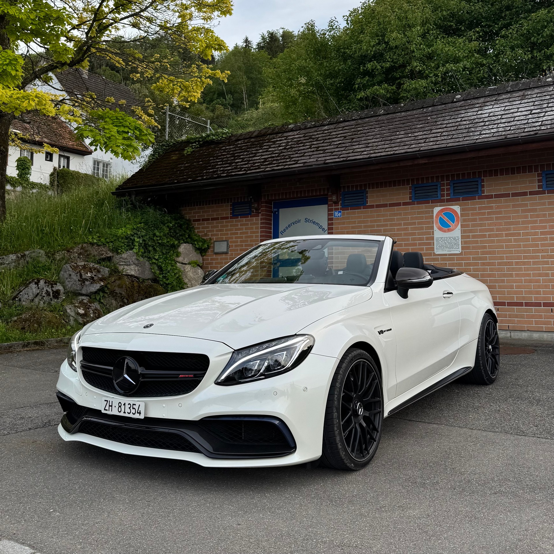 MERCEDES-BENZ C 63 Cabriolet AMG Speedshift-image-1