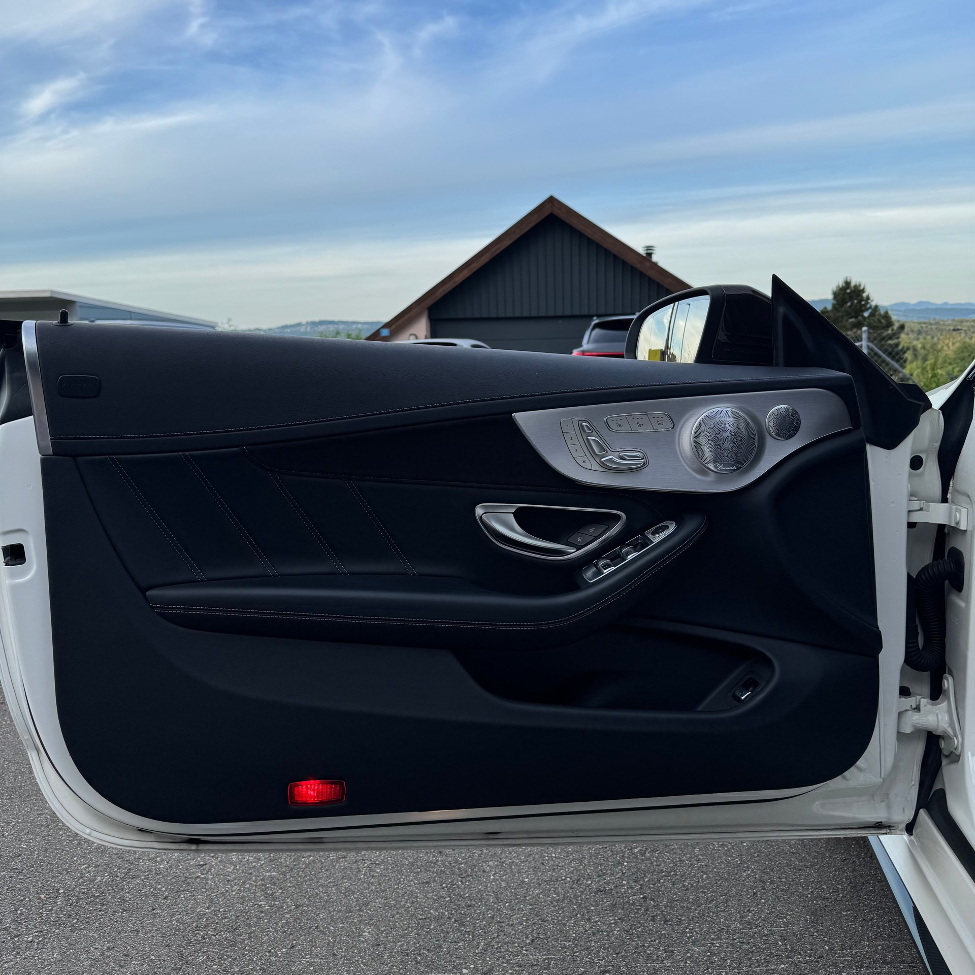 MERCEDES-BENZ C 63 Cabriolet AMG Speedshift-image-10