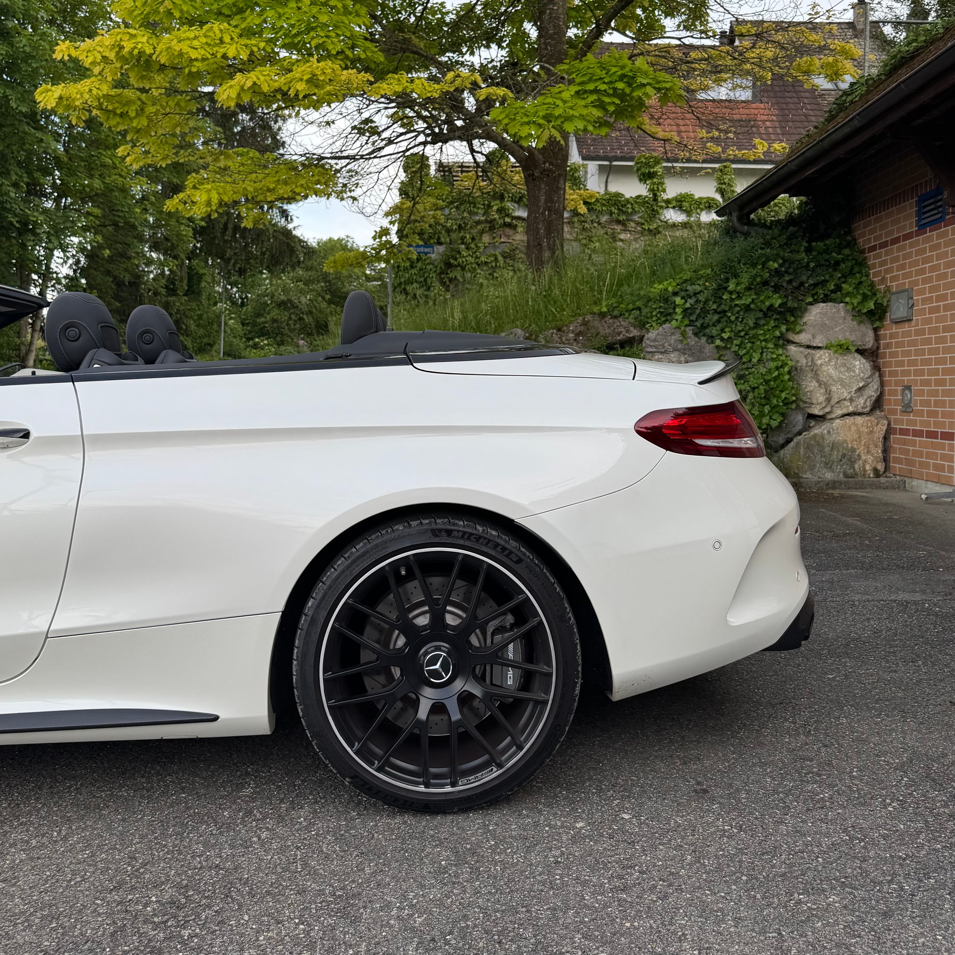 MERCEDES-BENZ C 63 Cabriolet AMG Speedshift-image-7