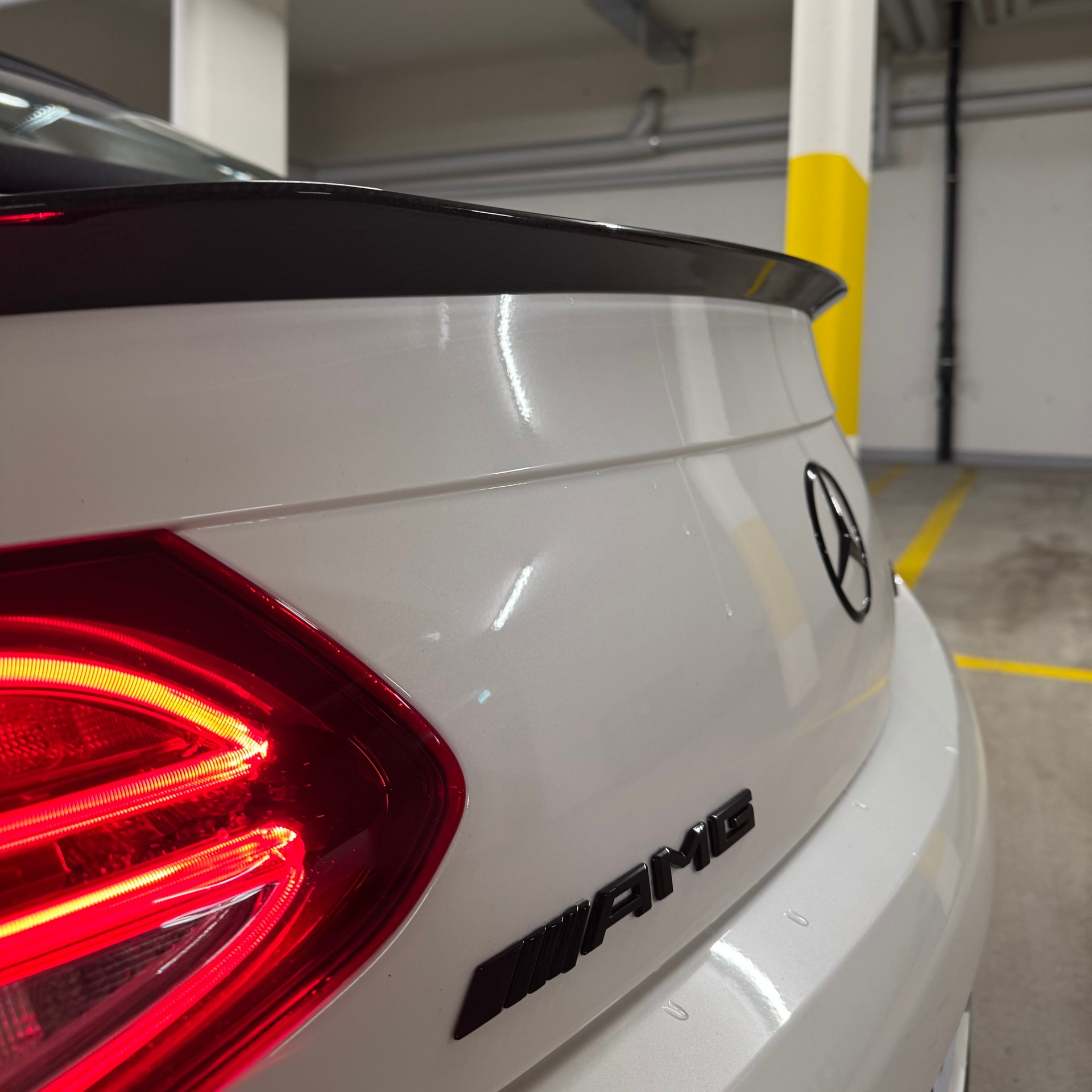 MERCEDES-BENZ C 63 Cabriolet AMG Speedshift-image-3