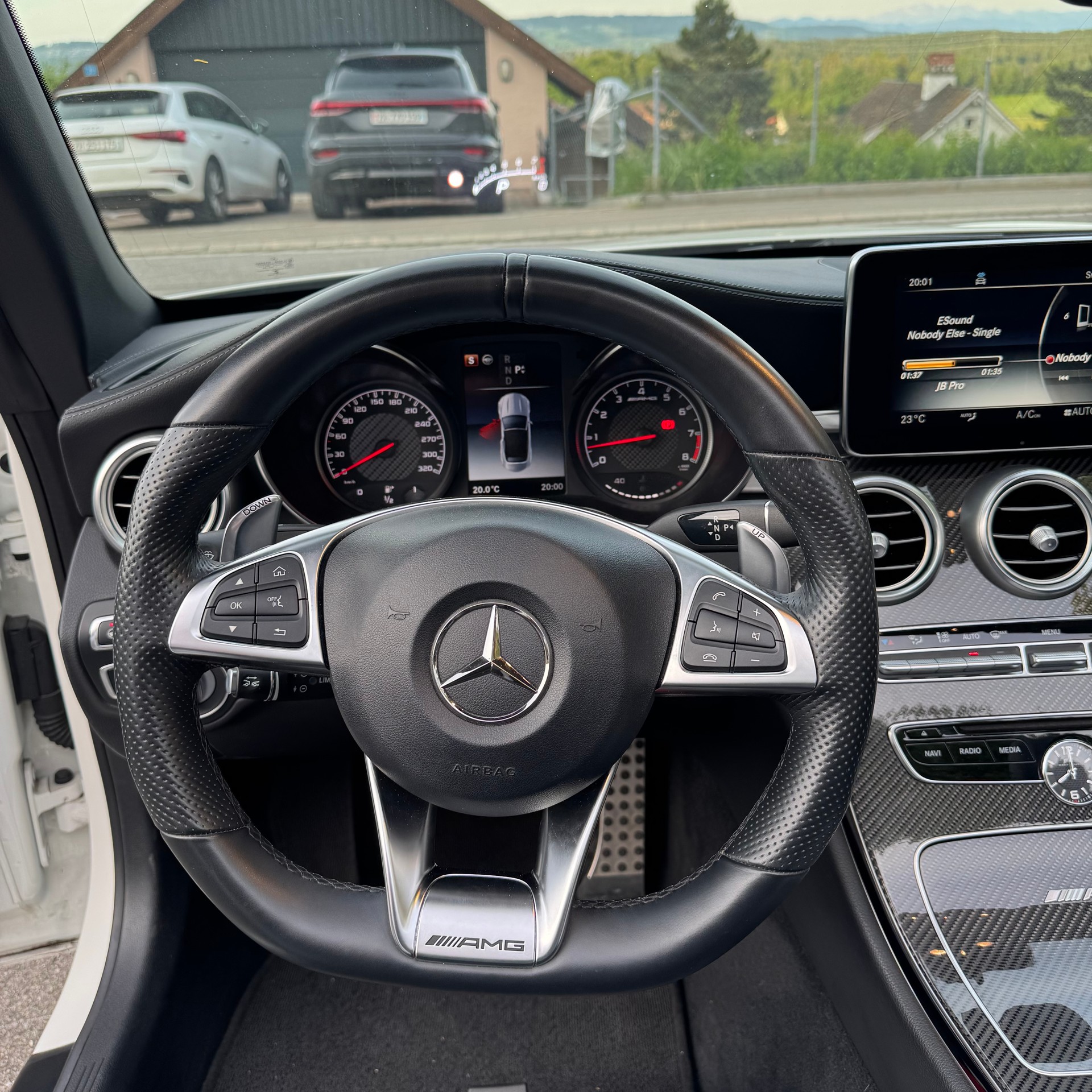 MERCEDES-BENZ C 63 Cabriolet AMG Speedshift-image-12