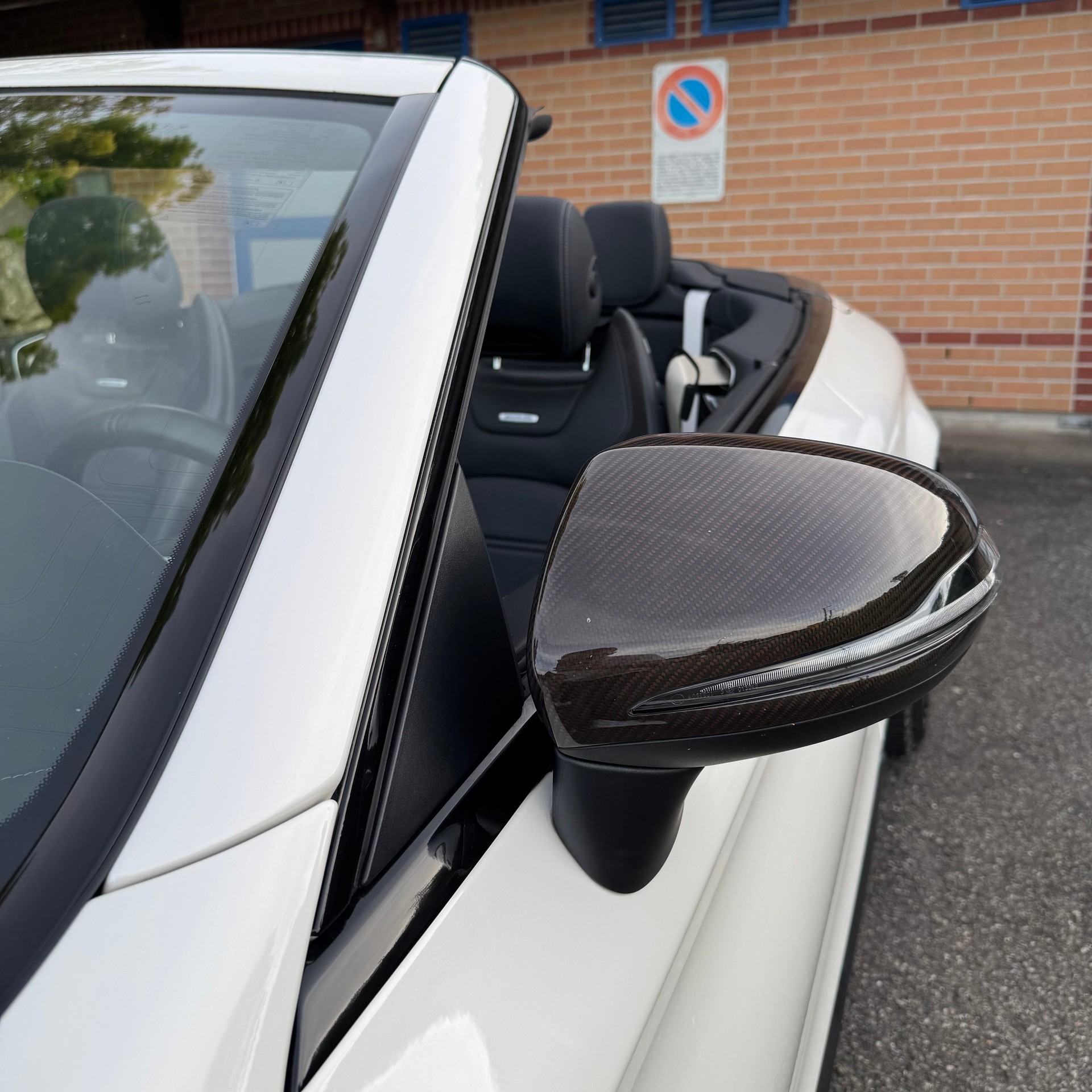 MERCEDES-BENZ C 63 Cabriolet AMG Speedshift-image-3
