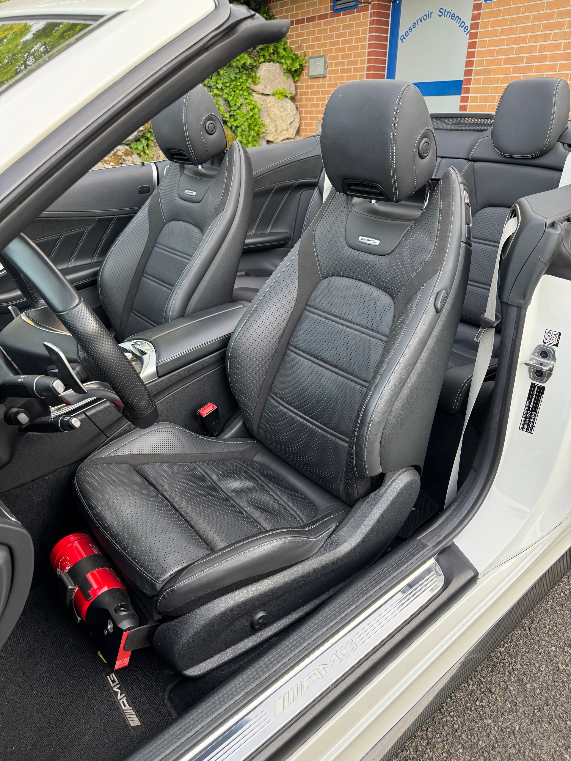 MERCEDES-BENZ C 63 Cabriolet AMG Speedshift-image-13