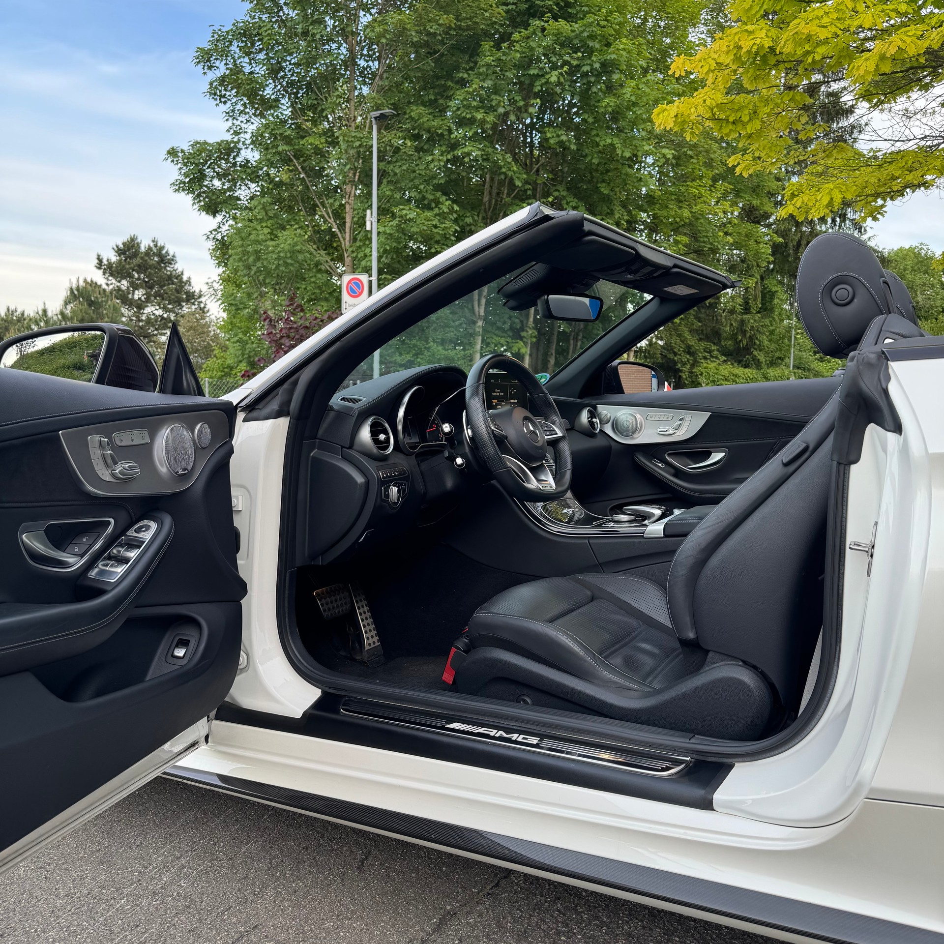 MERCEDES-BENZ C 63 Cabriolet AMG Speedshift-image-9
