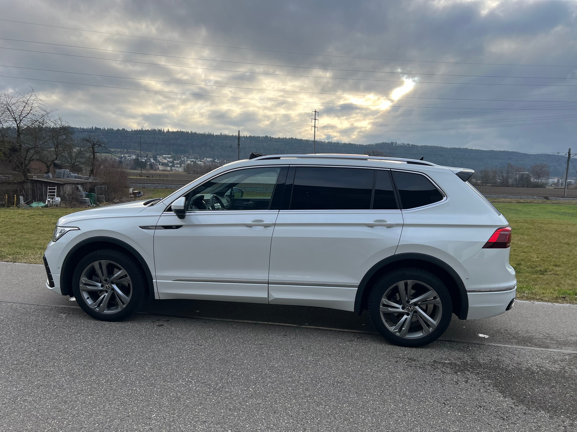 VW Tiguan Allspace 2.0TSI R-Line 4Motion DSG-image-6