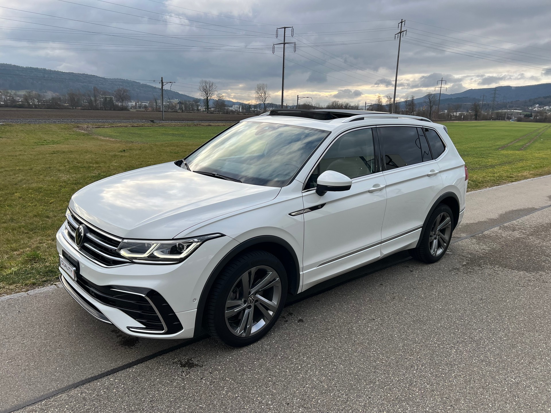 VW Tiguan Allspace 2.0TSI R-Line 4Motion DSG-image-1