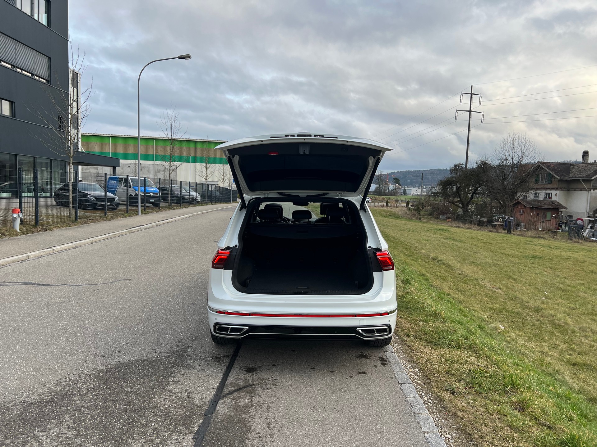 VW Tiguan Allspace 2.0TSI R-Line 4Motion DSG-image-18