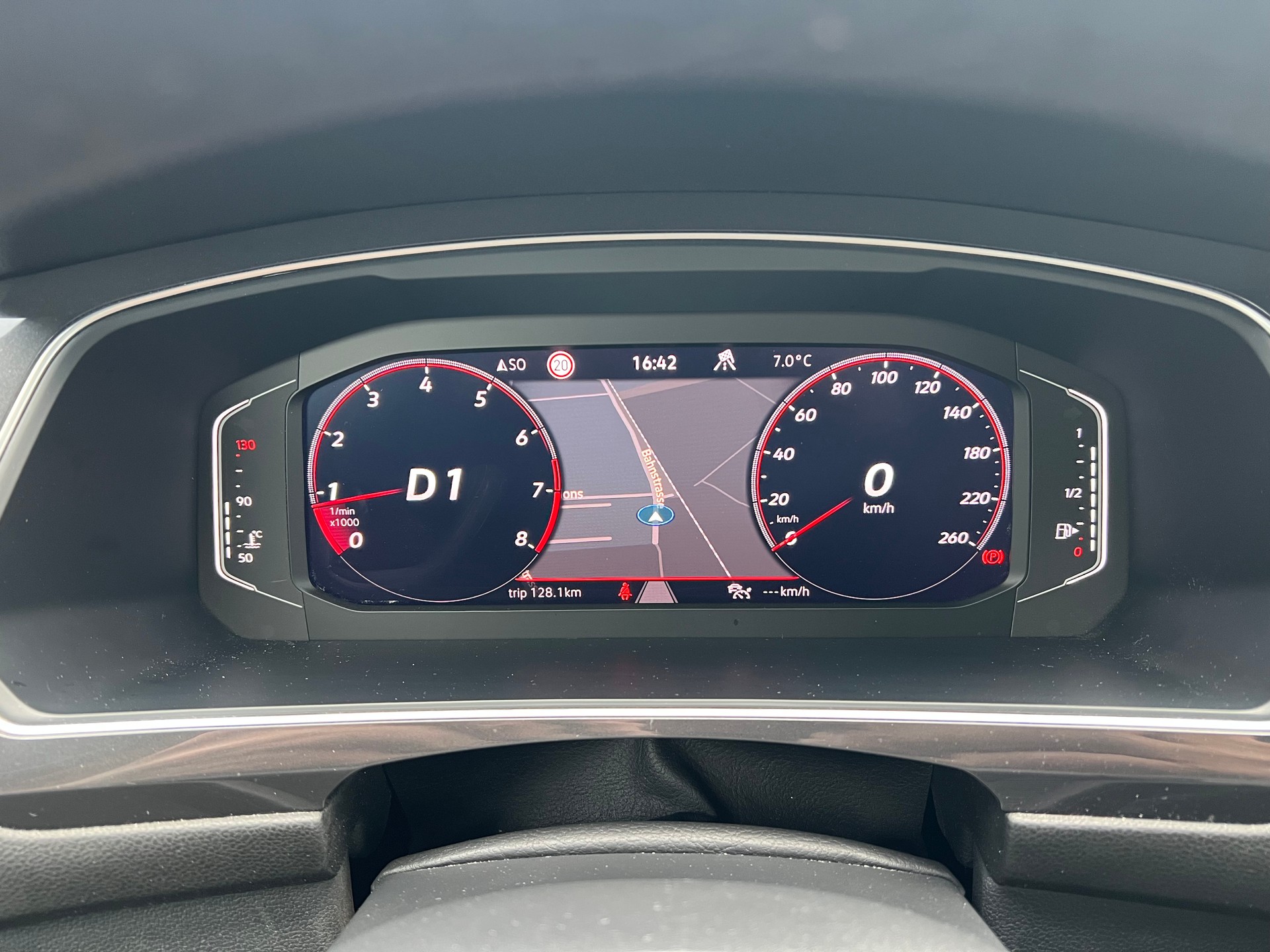 VW Tiguan Allspace 2.0TSI R-Line 4Motion DSG-image-24