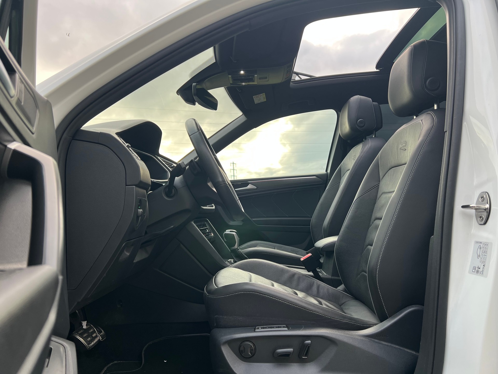 VW Tiguan Allspace 2.0TSI R-Line 4Motion DSG-image-26