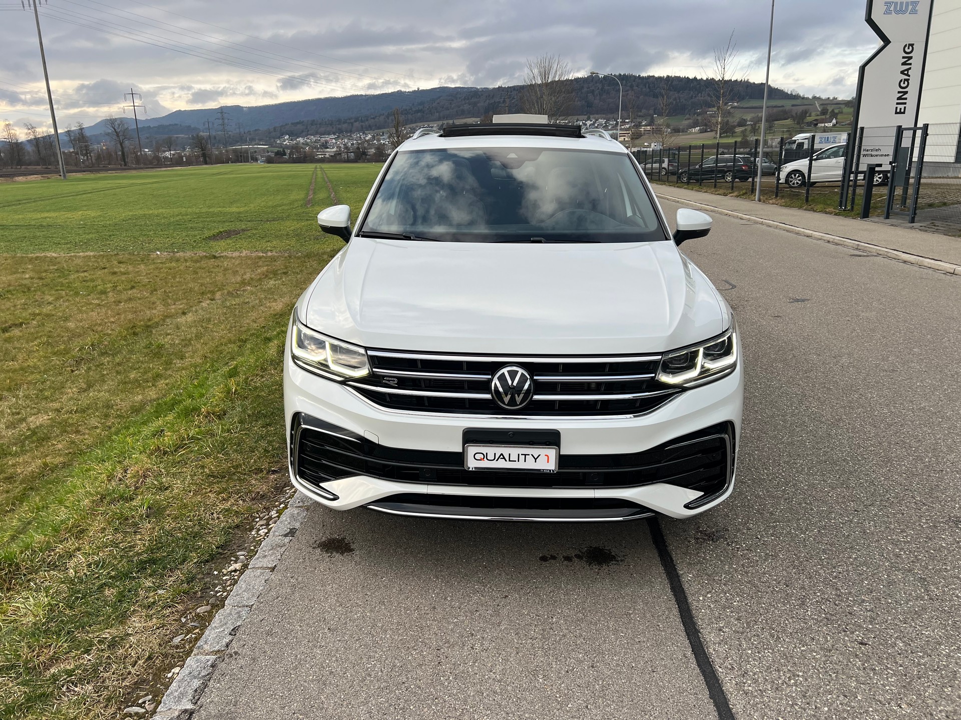 VW Tiguan Allspace 2.0TSI R-Line 4Motion DSG-image-3