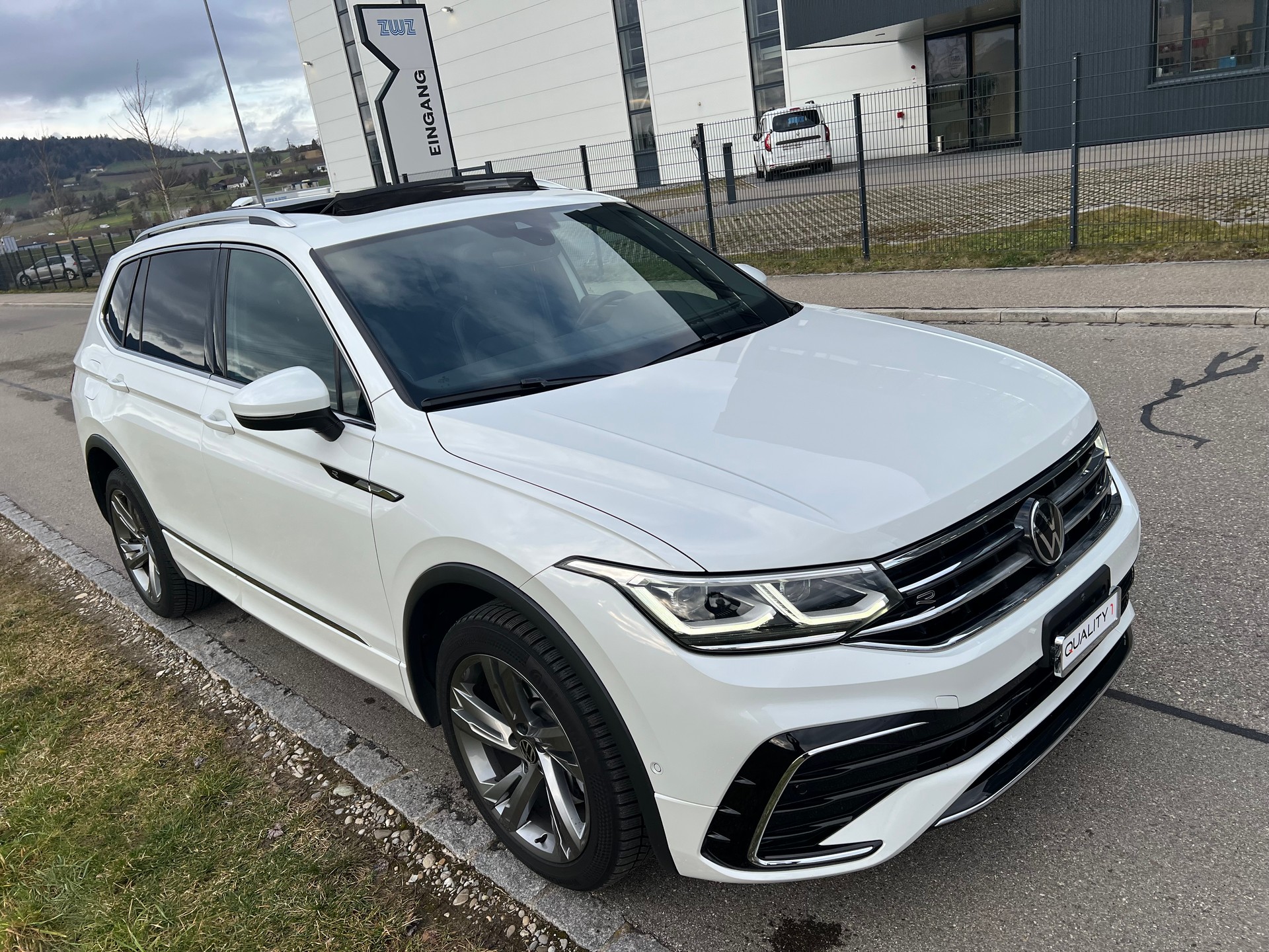 VW Tiguan Allspace 2.0TSI R-Line 4Motion DSG-image-0