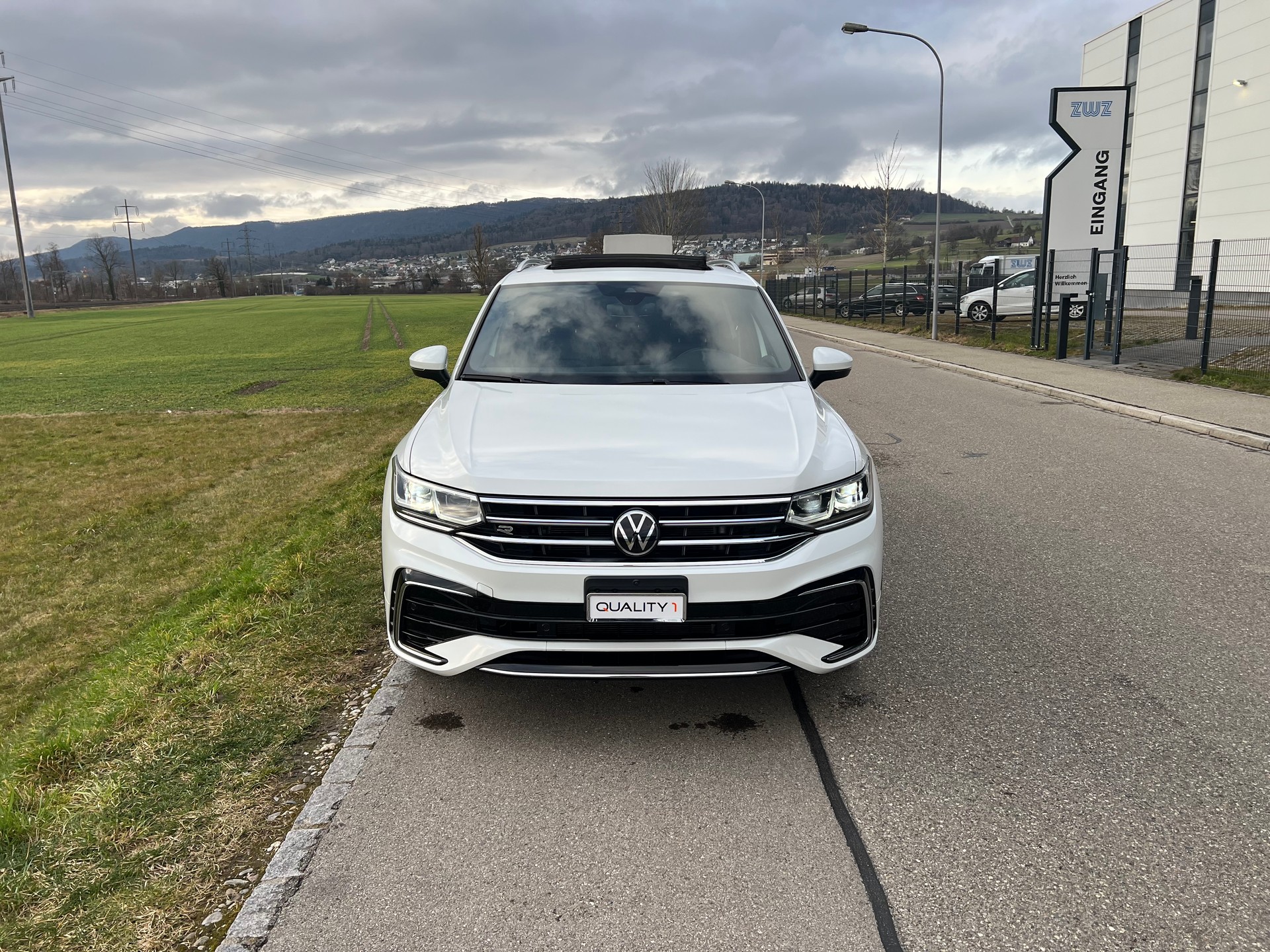 VW Tiguan Allspace 2.0TSI R-Line 4Motion DSG-image-4