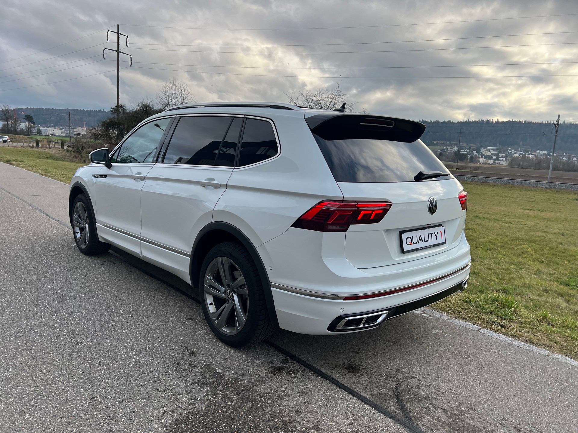 VW Tiguan Allspace 2.0TSI R-Line 4Motion DSG-image-10