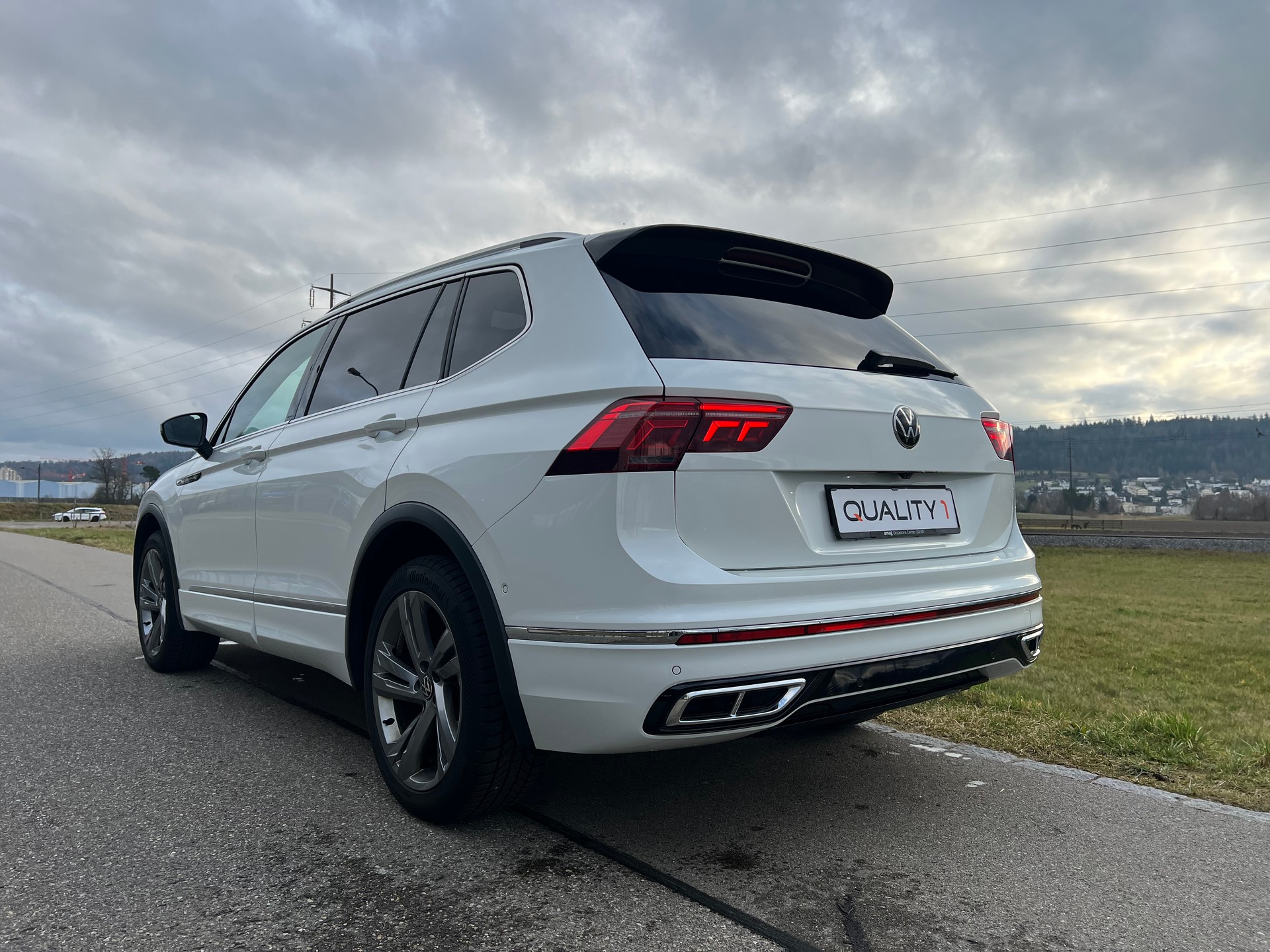 VW Tiguan Allspace 2.0TSI R-Line 4Motion DSG-image-11