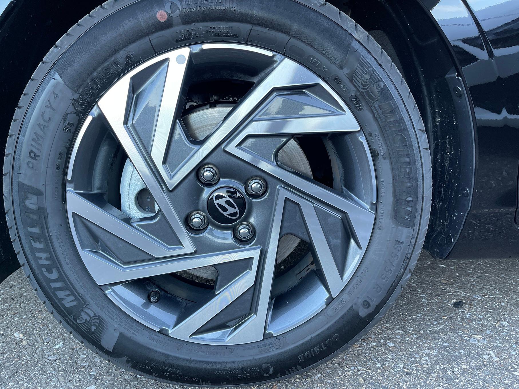 HYUNDAI i20 1.0 T-GDi Amplia-image-8