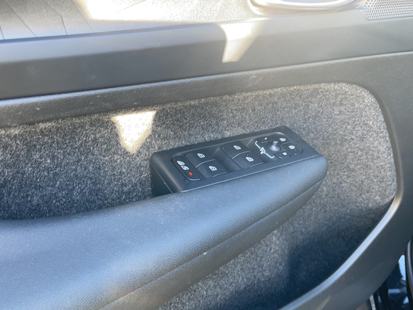 VOLVO C40 P6 Recharge Plus-image-13