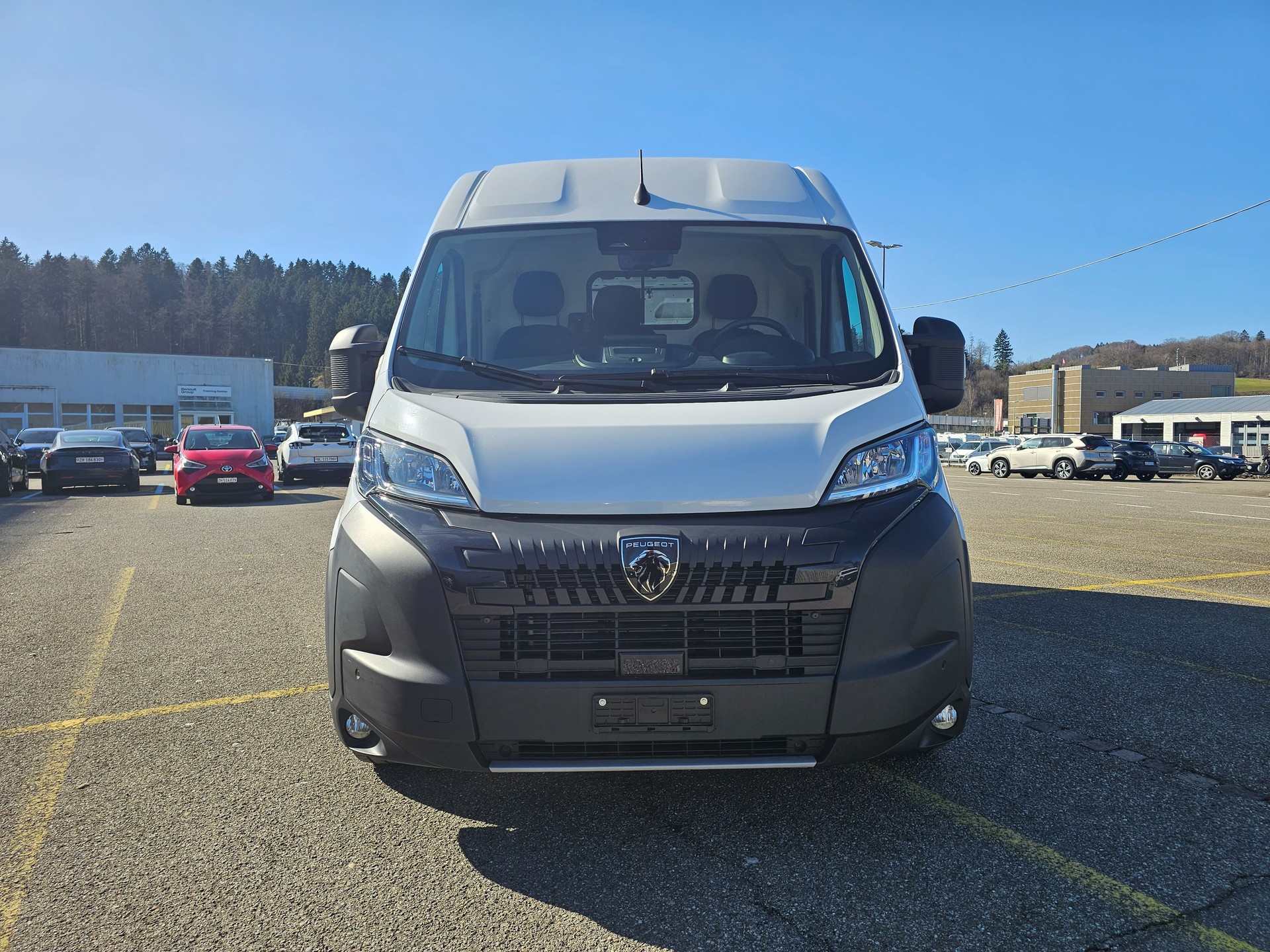 PEUGEOT Boxer 2.2 HDI 335 L2H2 verglast EAT8-image-5