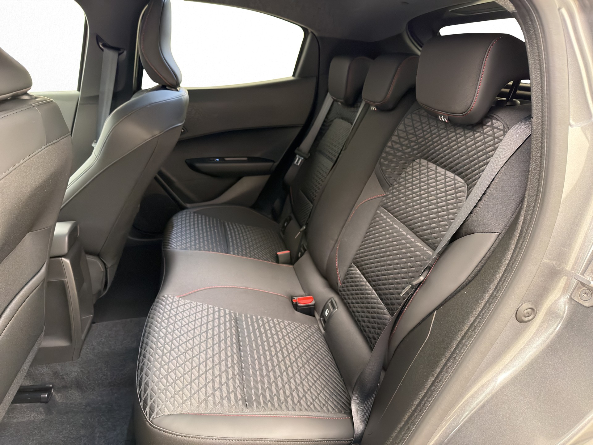 RENAULT Clio 1.8 E-Tech techno-image-7