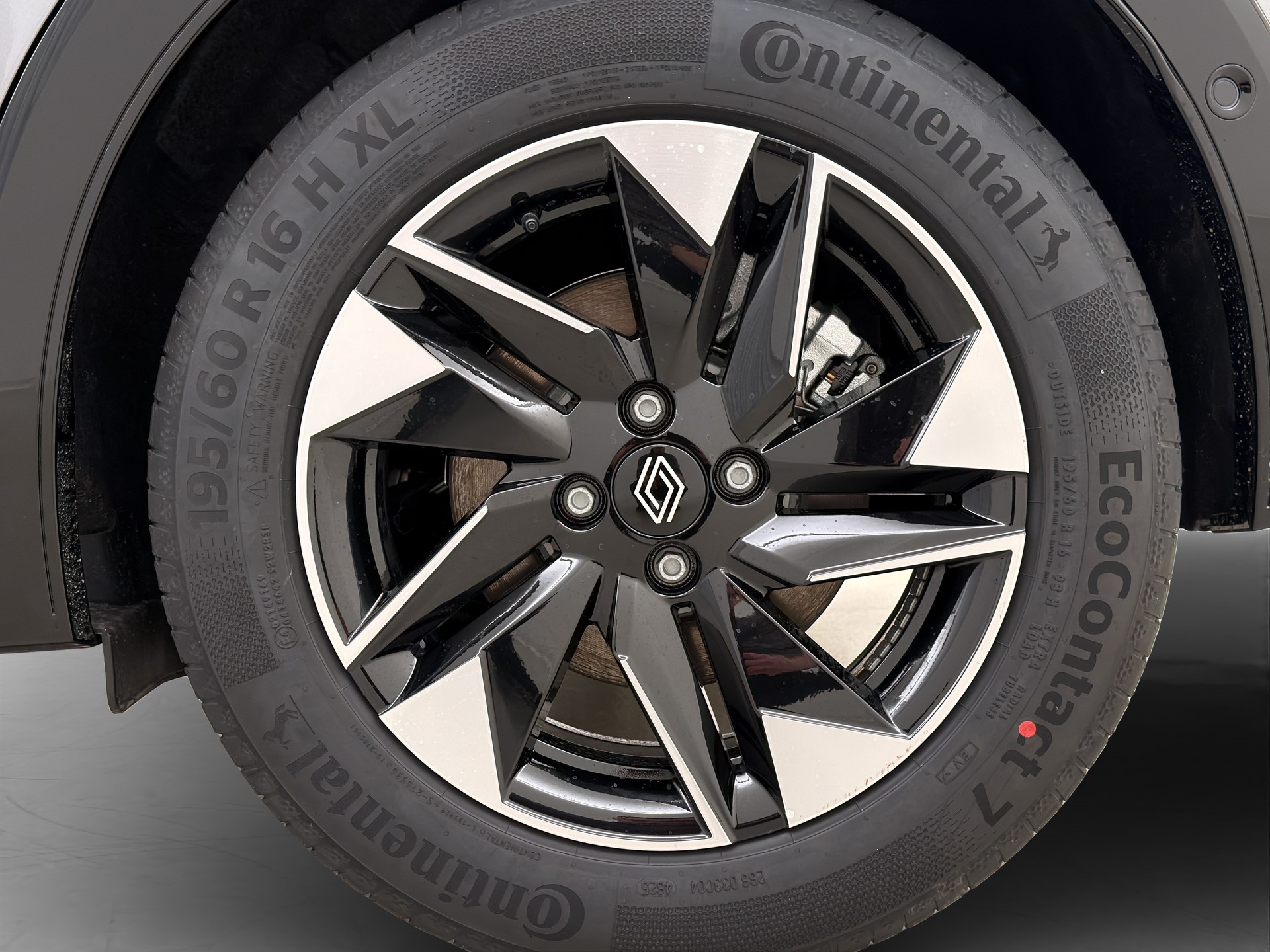 RENAULT Clio 1.8 E-Tech techno-image-8