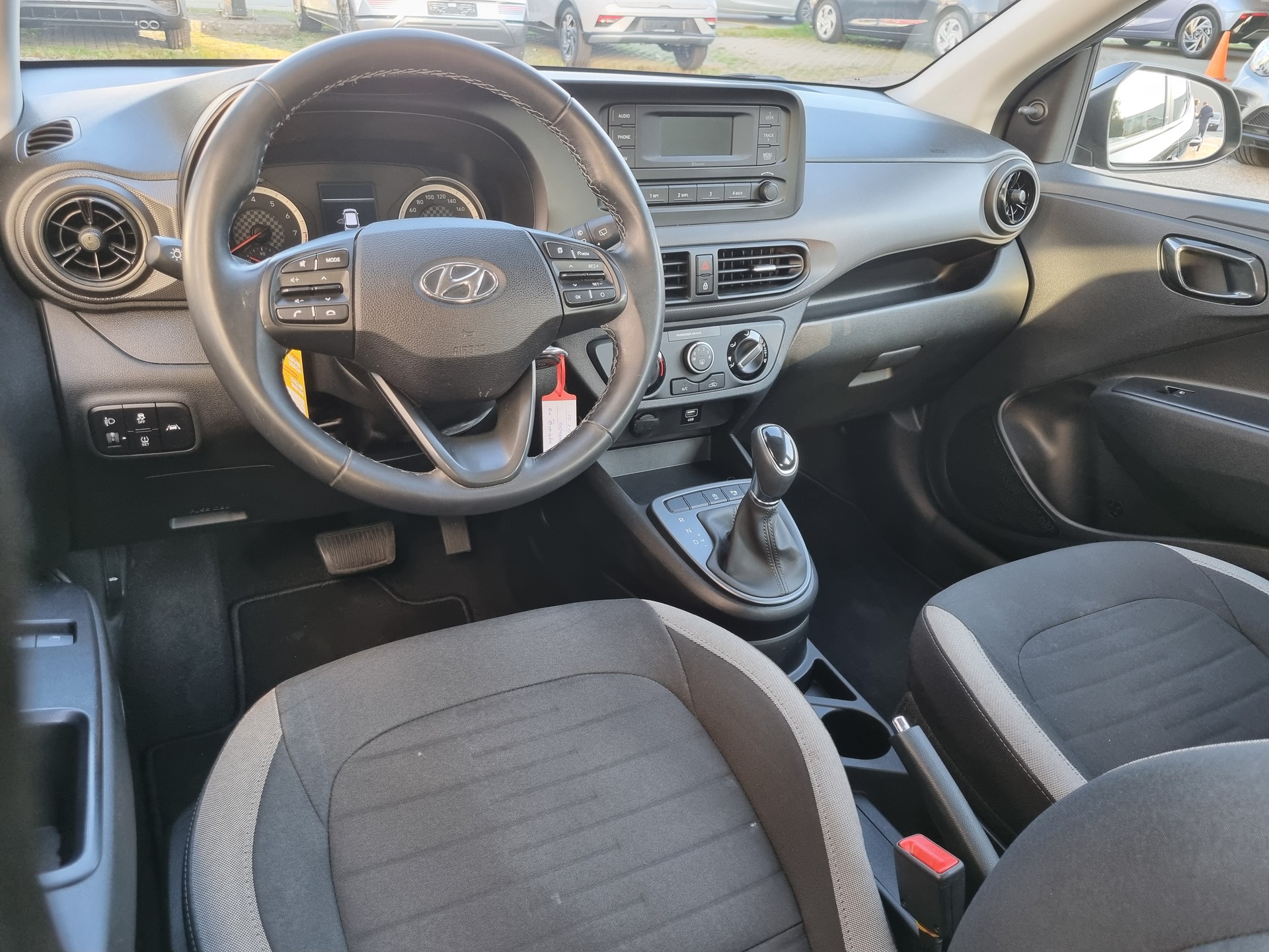 HYUNDAI i10 1.0 Origo Automat-image-9