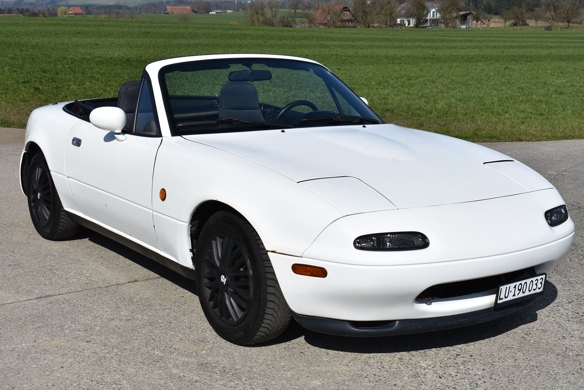 MAZDA MX-5 1.6i-16-image-3