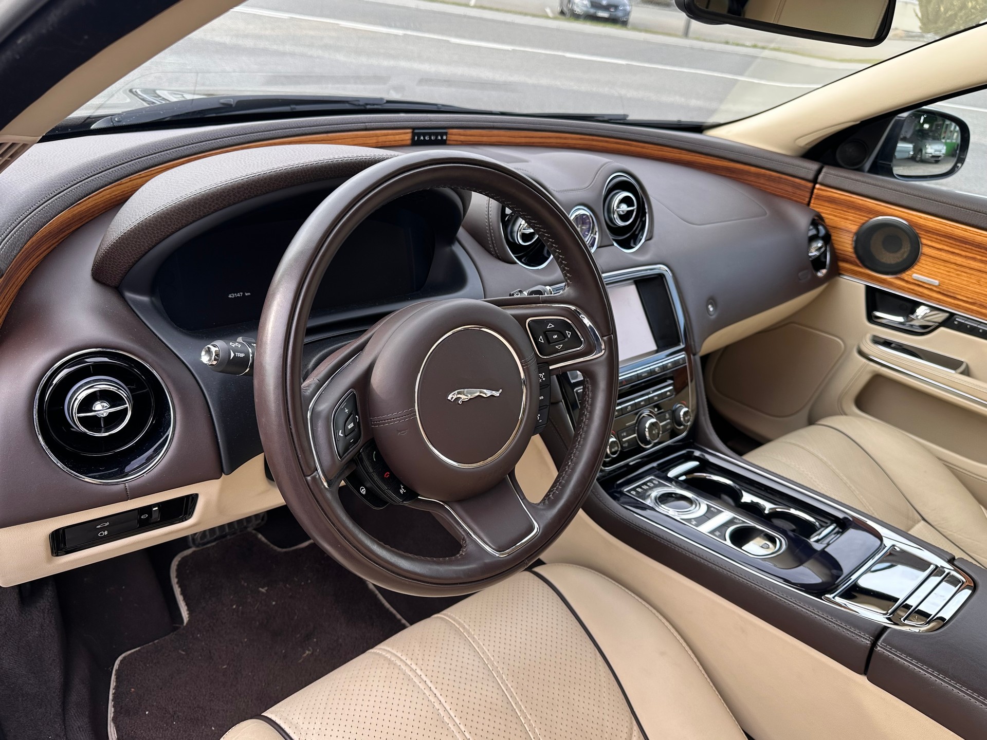 JAGUAR XJ 5.0 V8 S/C Supersport Automatic-image-11