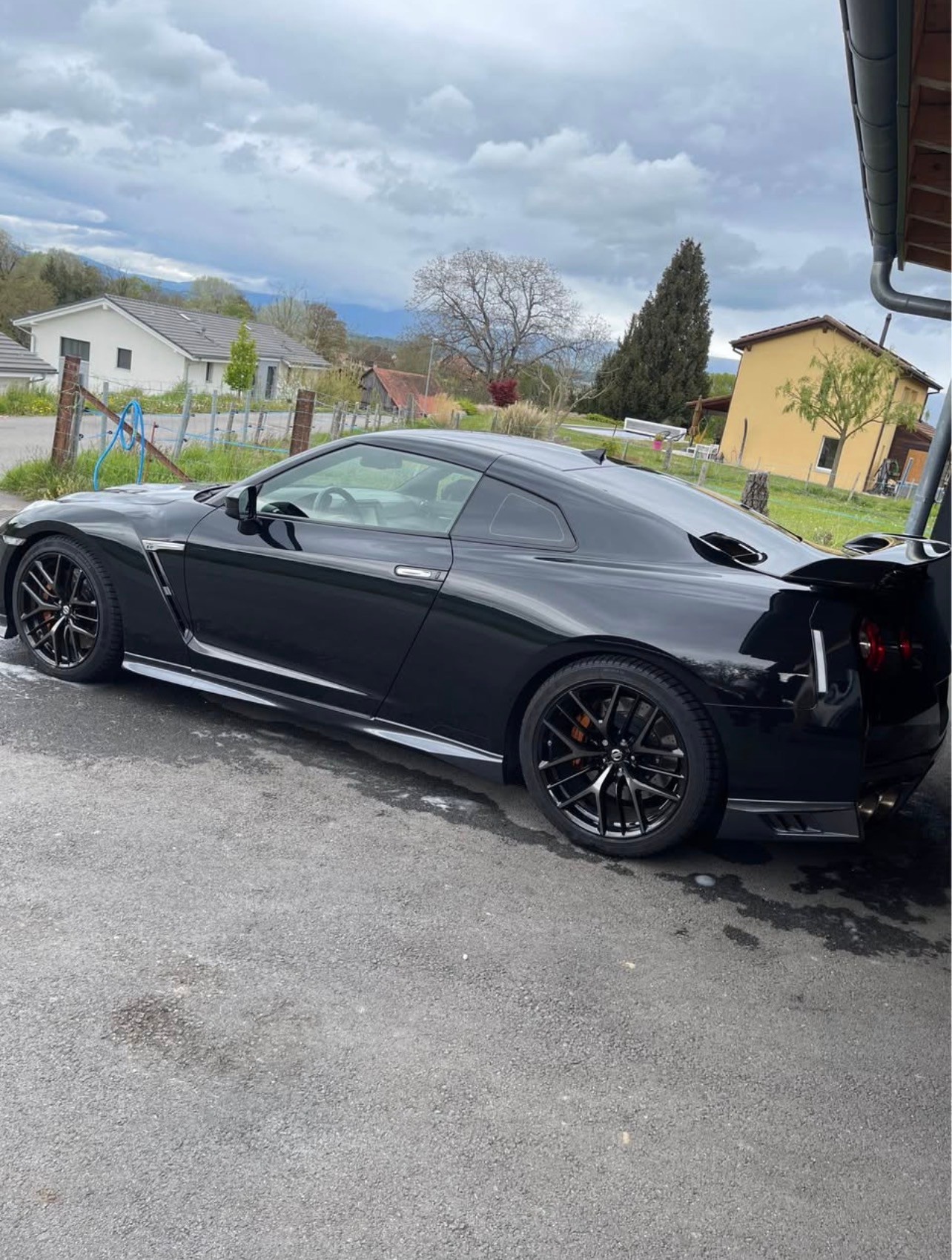 NISSAN GT-R 3.8 V6 Biturbo Black Edition-image-1