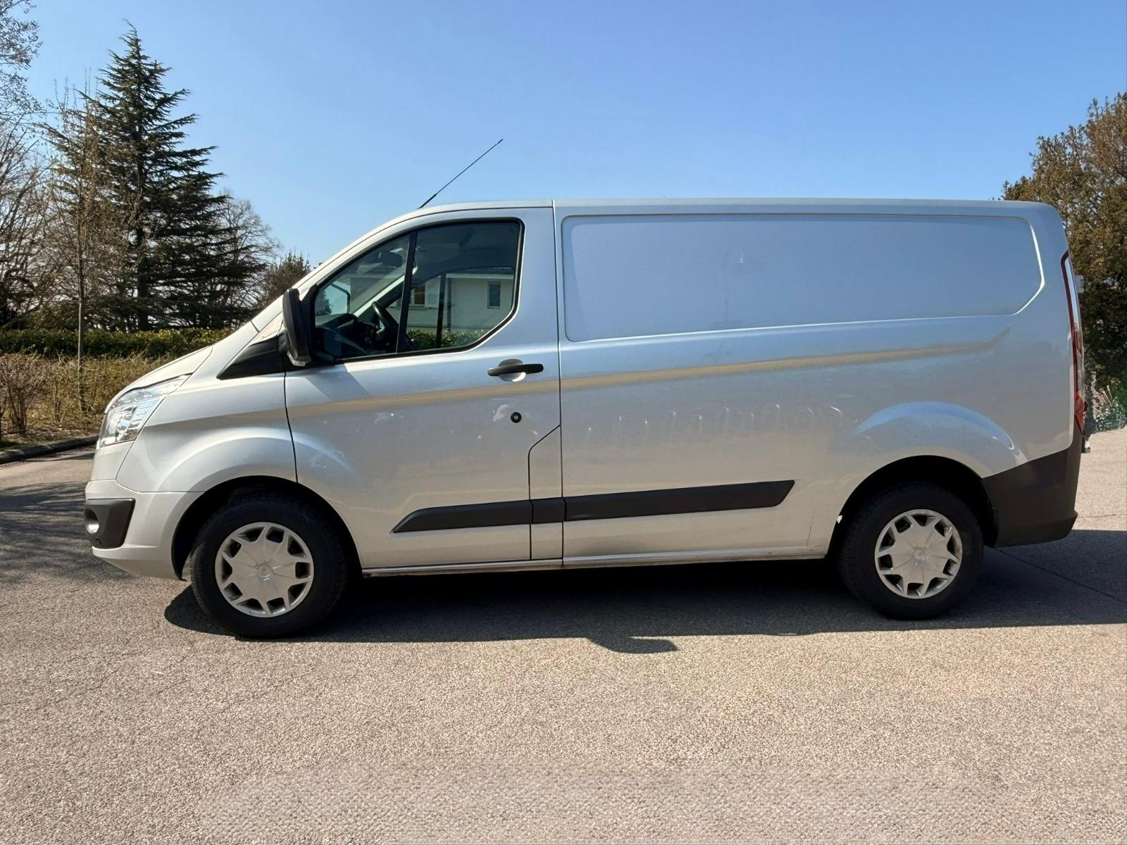 FORD Transit Custom Van 290 L1H1 Ambiente-image-2