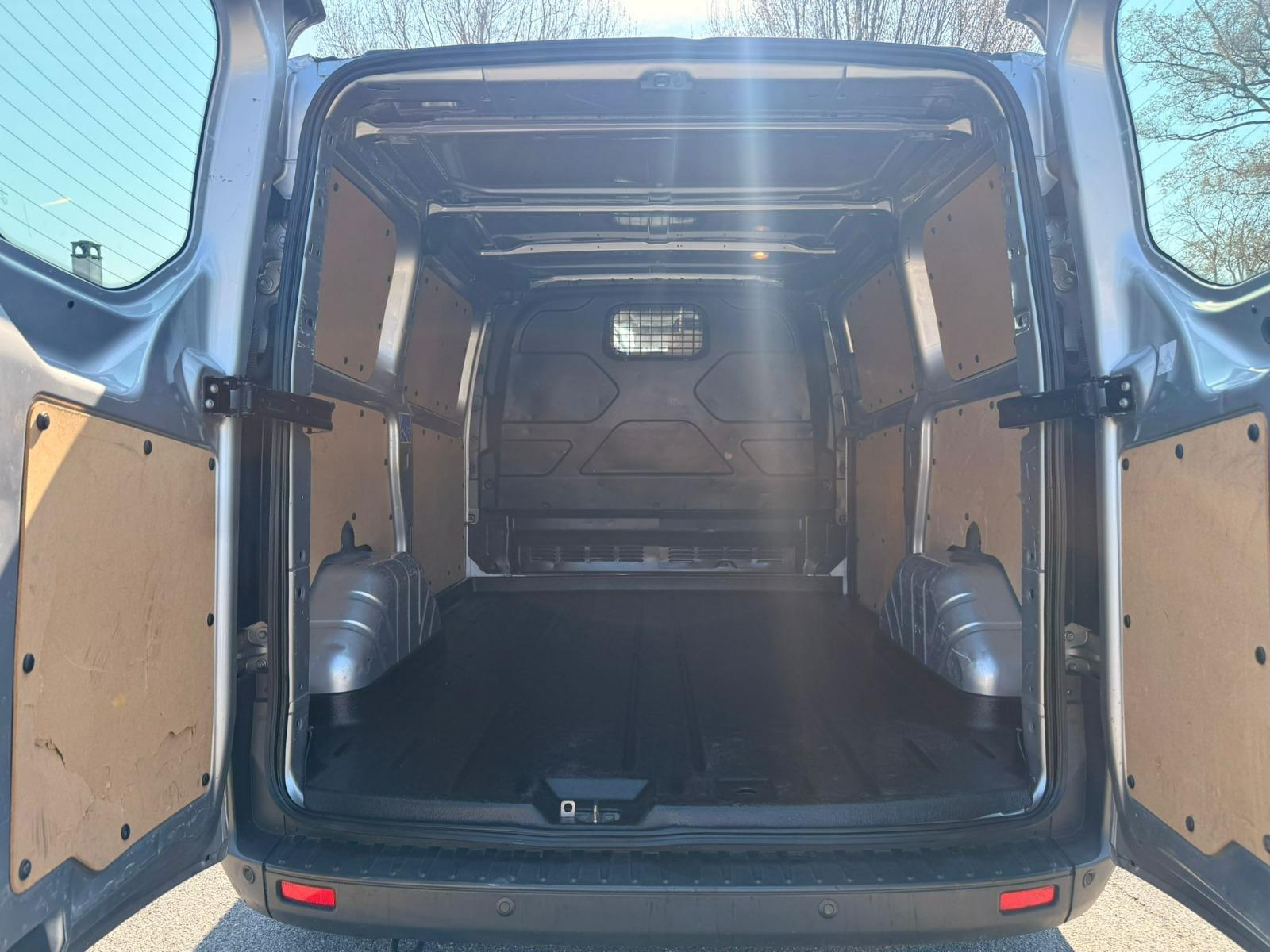 FORD Transit Custom Van 290 L1H1 Ambiente-image-24