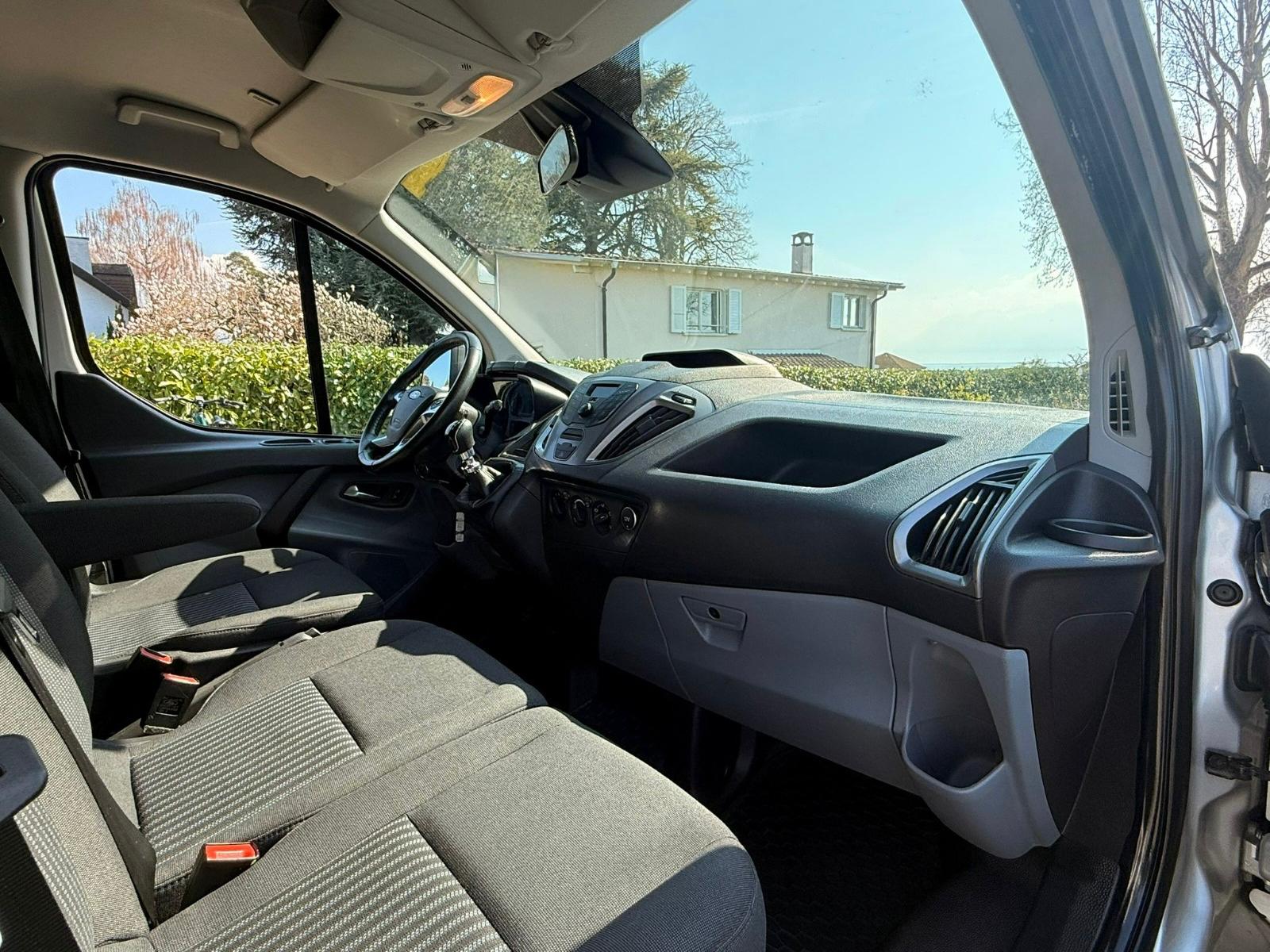 FORD Transit Custom Van 290 L1H1 Ambiente-image-13