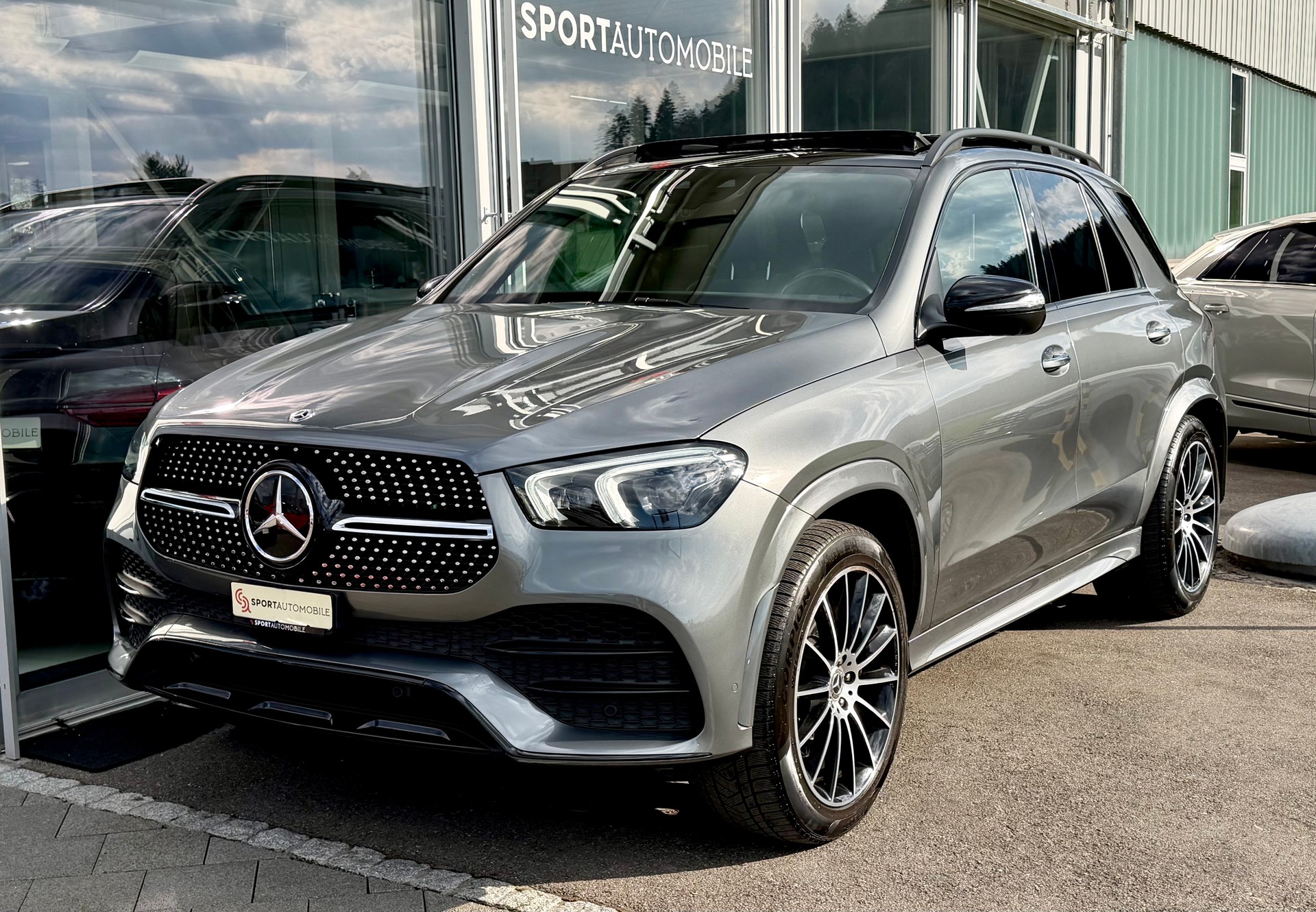 MERCEDES-BENZ GLE 300 d 4Matic AMG Line 9G-Tronic-image-2