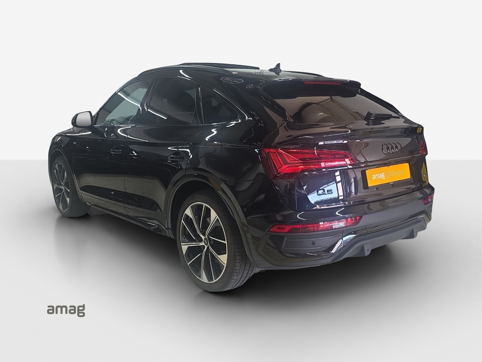 AUDI Q5 Sportback 50 TFSI e PHEV S line quattro S-tronic-image-3