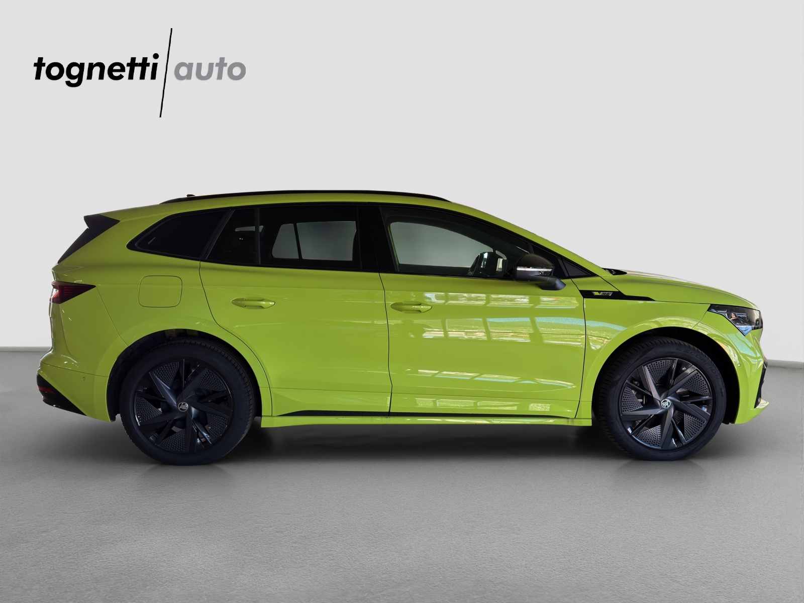 SKODA Enyaq iV 80x RS-image-2