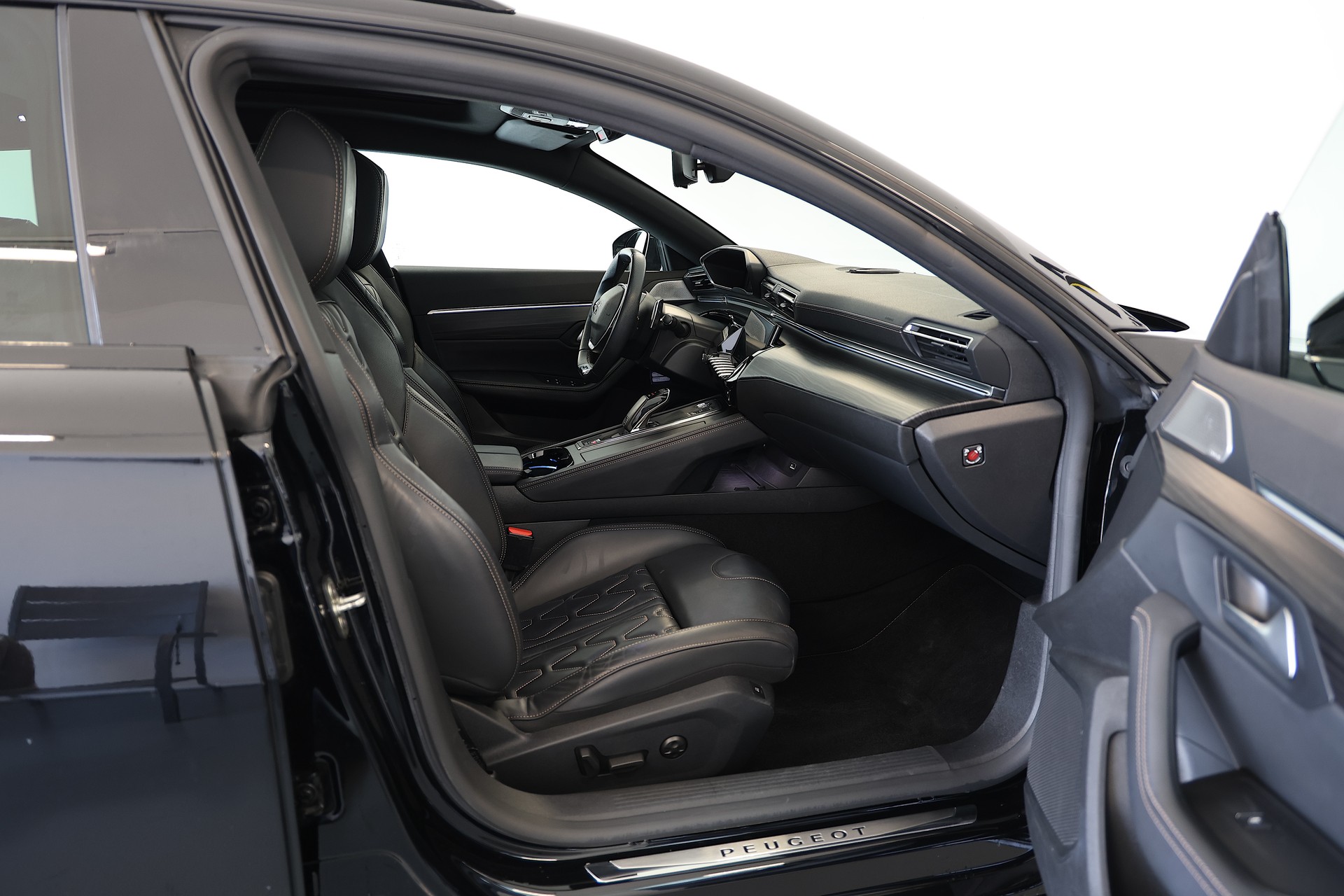 PEUGEOT 508 SW 1.6 PHEV GT Pack EAT8-image-11