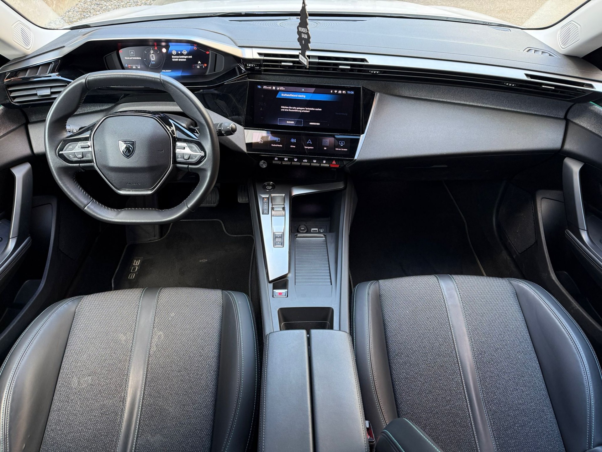 PEUGEOT 1.5 BlueHDi Allure Pack-image-7