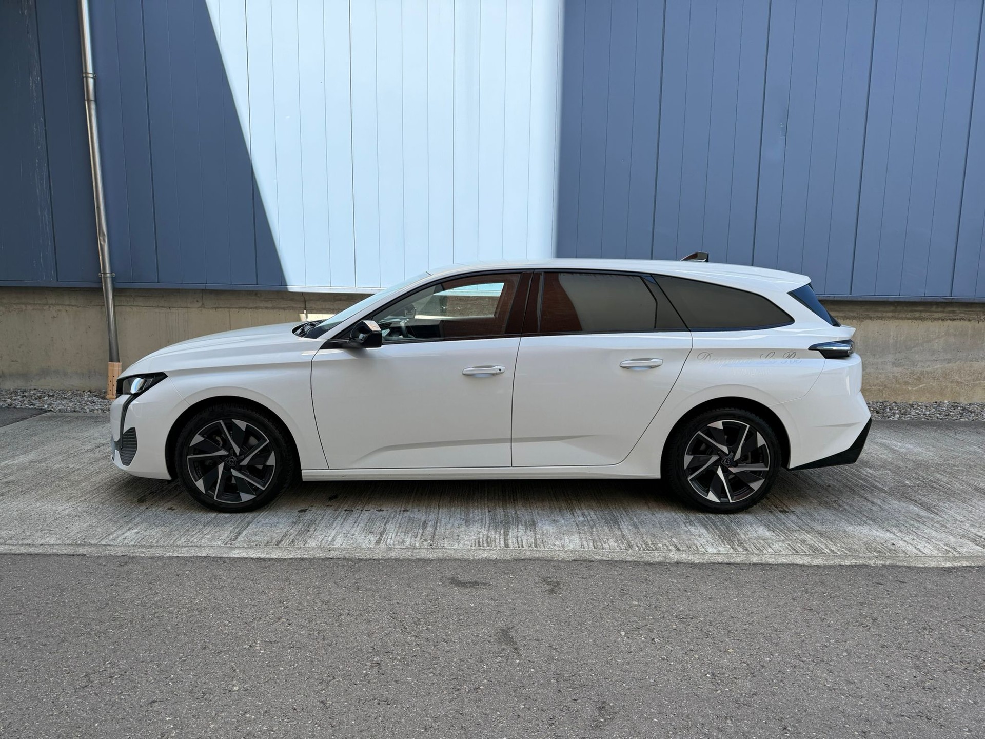PEUGEOT 1.5 BlueHDi Allure Pack-image-3